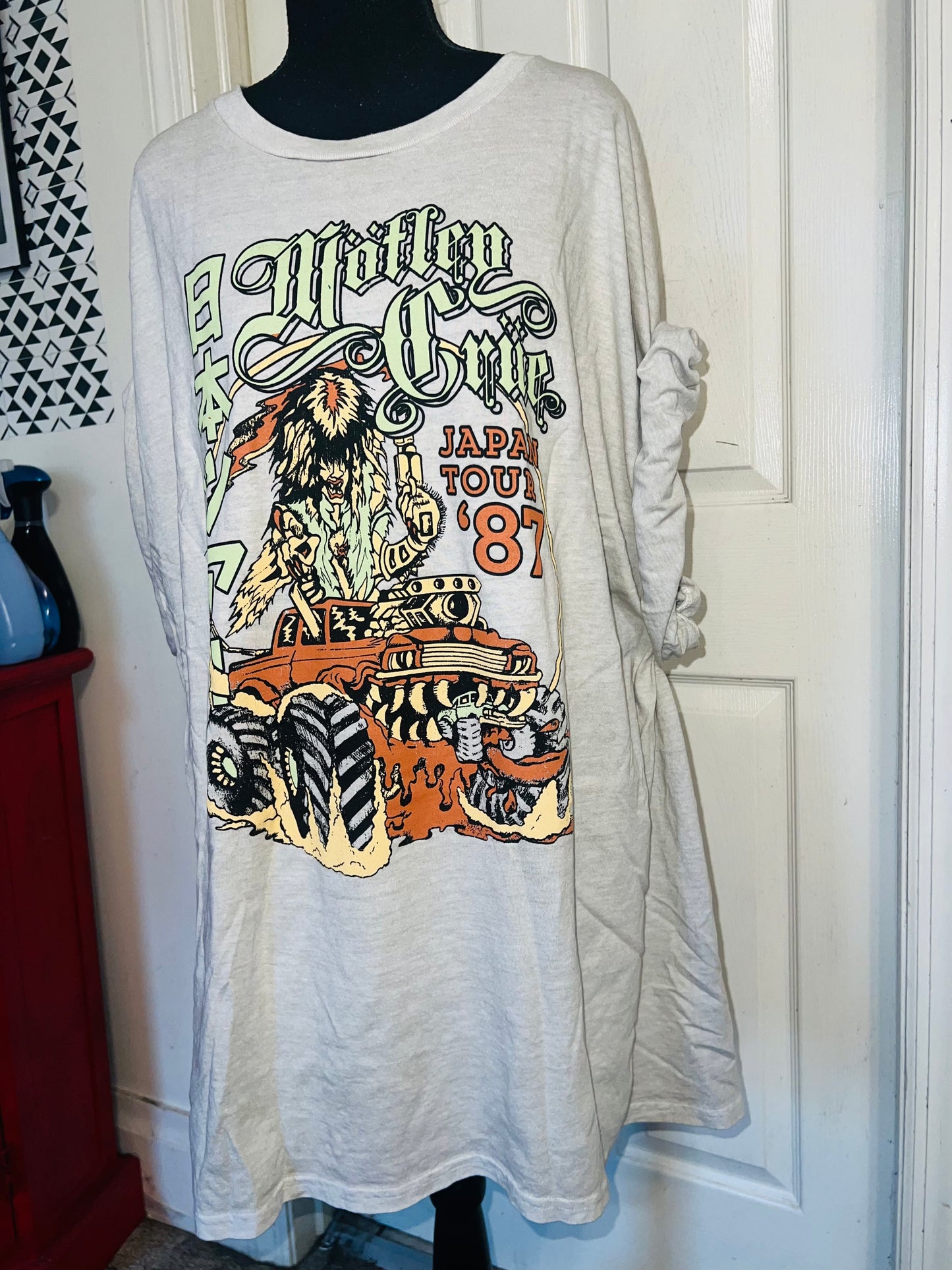 Motley Crue Oversized Distressed Tee