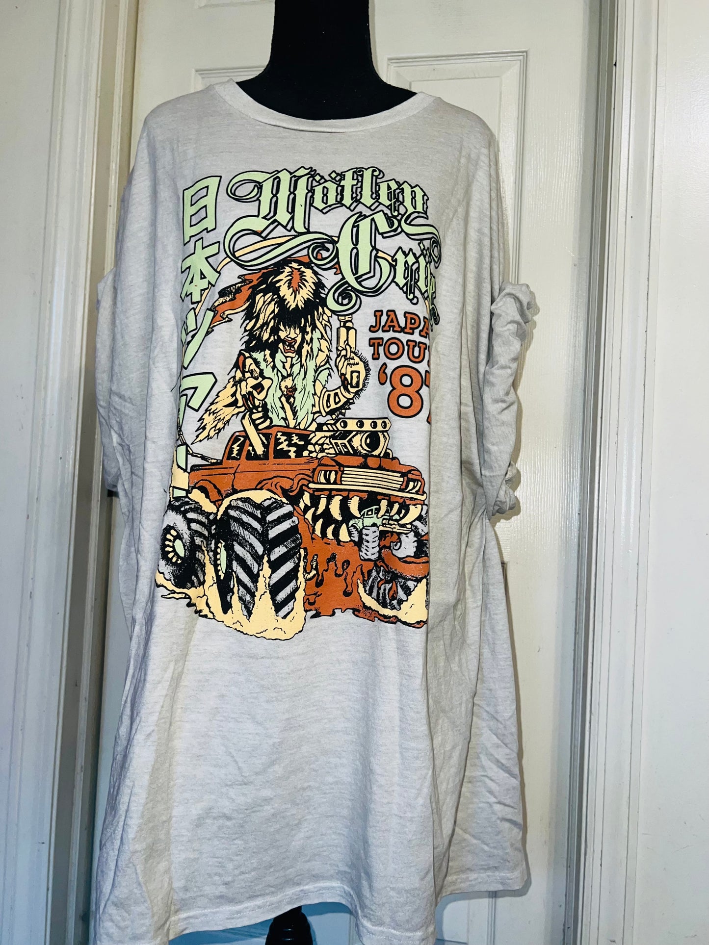 Motley Crue Oversized Distressed Tee