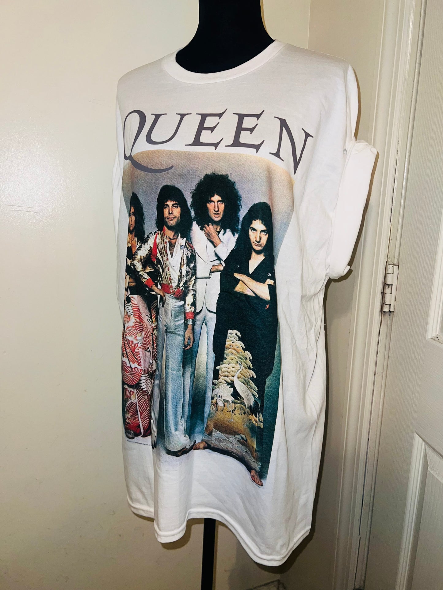 Queen Oversized Distressed Tee