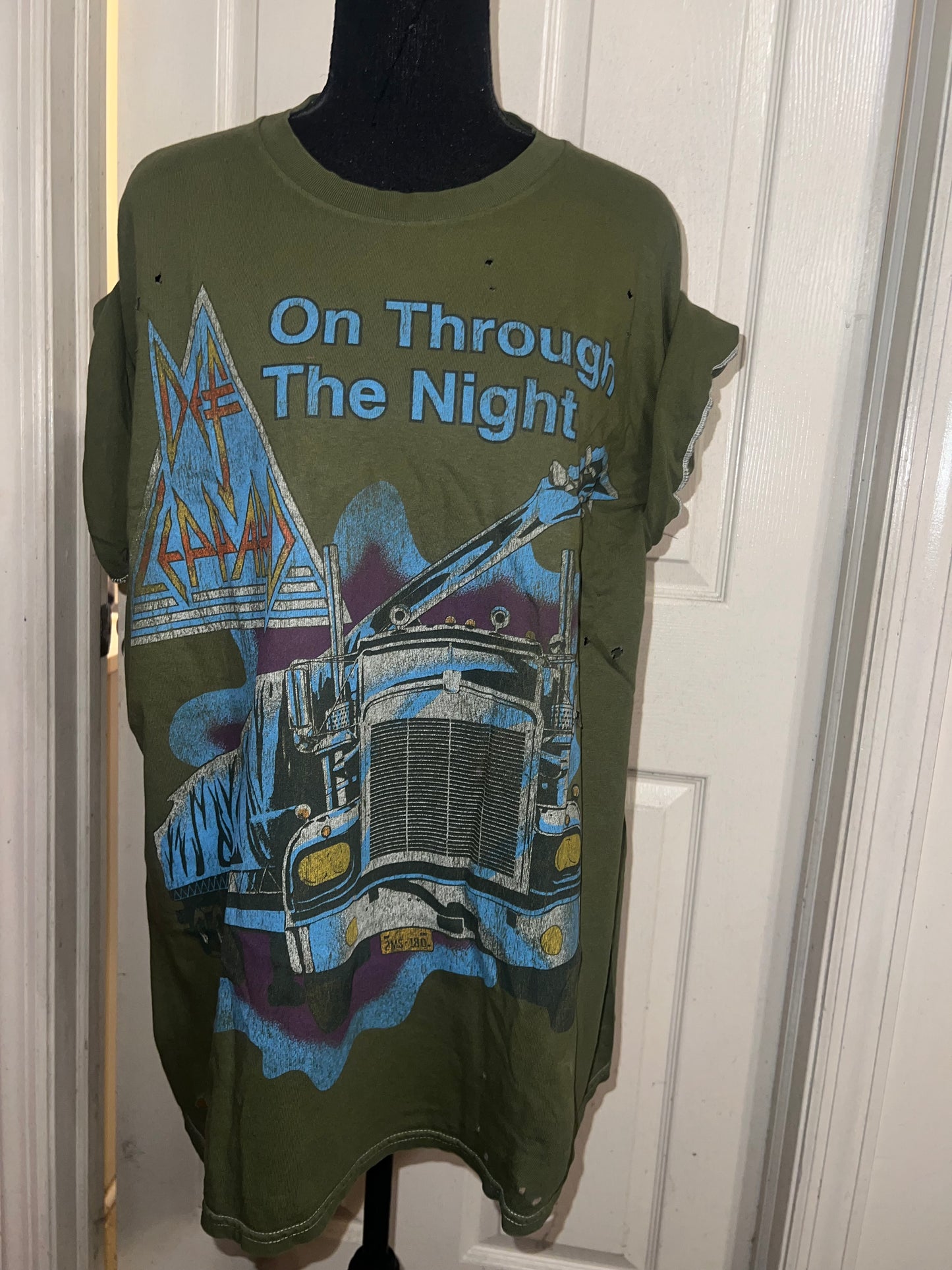Def Leppard Oversized Distressed Tee