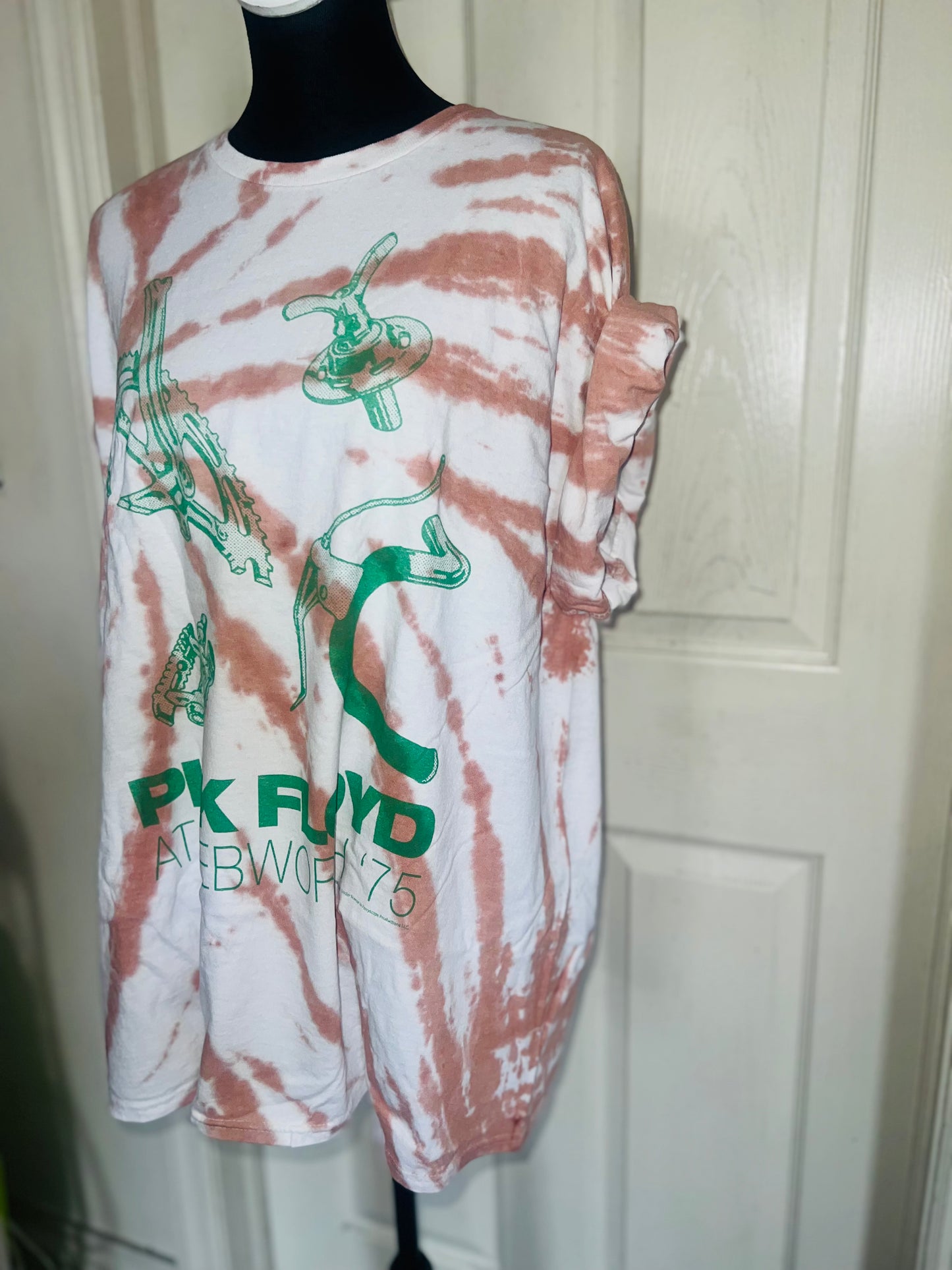 Pink Floyd Oversized Distressed Tee