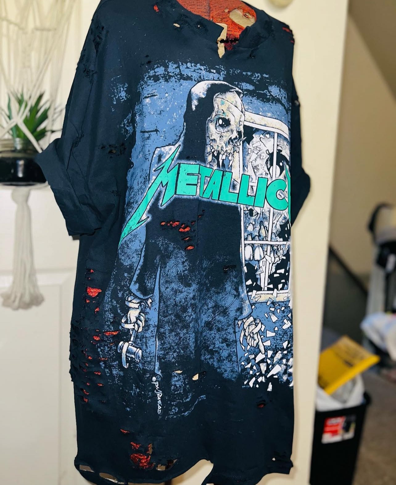Metallica Oversized Distressed Tee