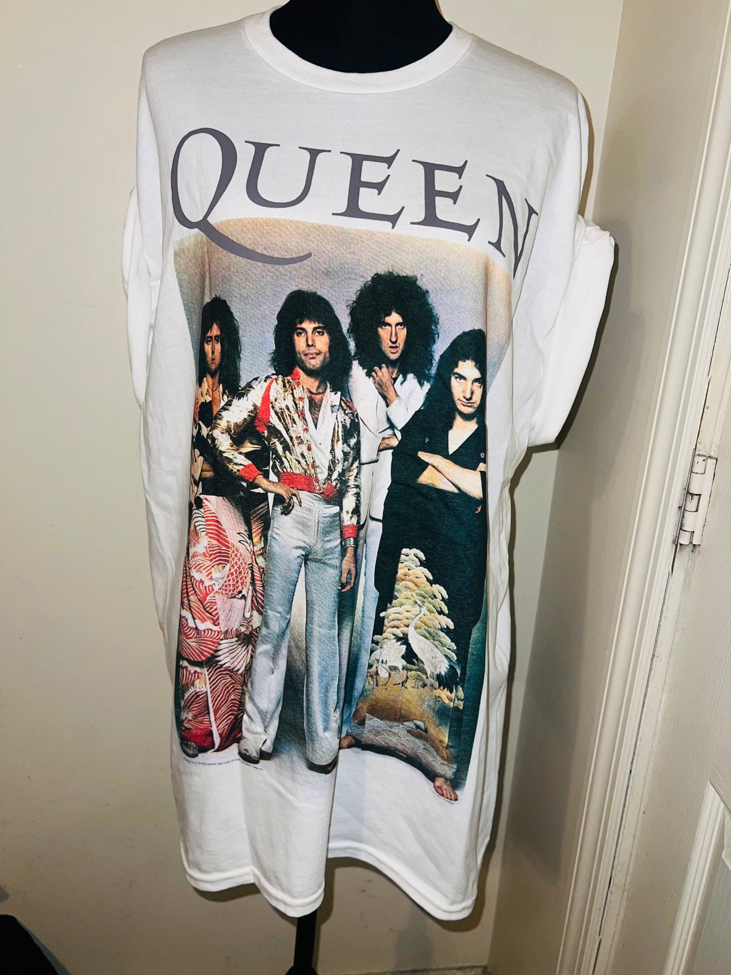 Queen Oversized Distressed Tee