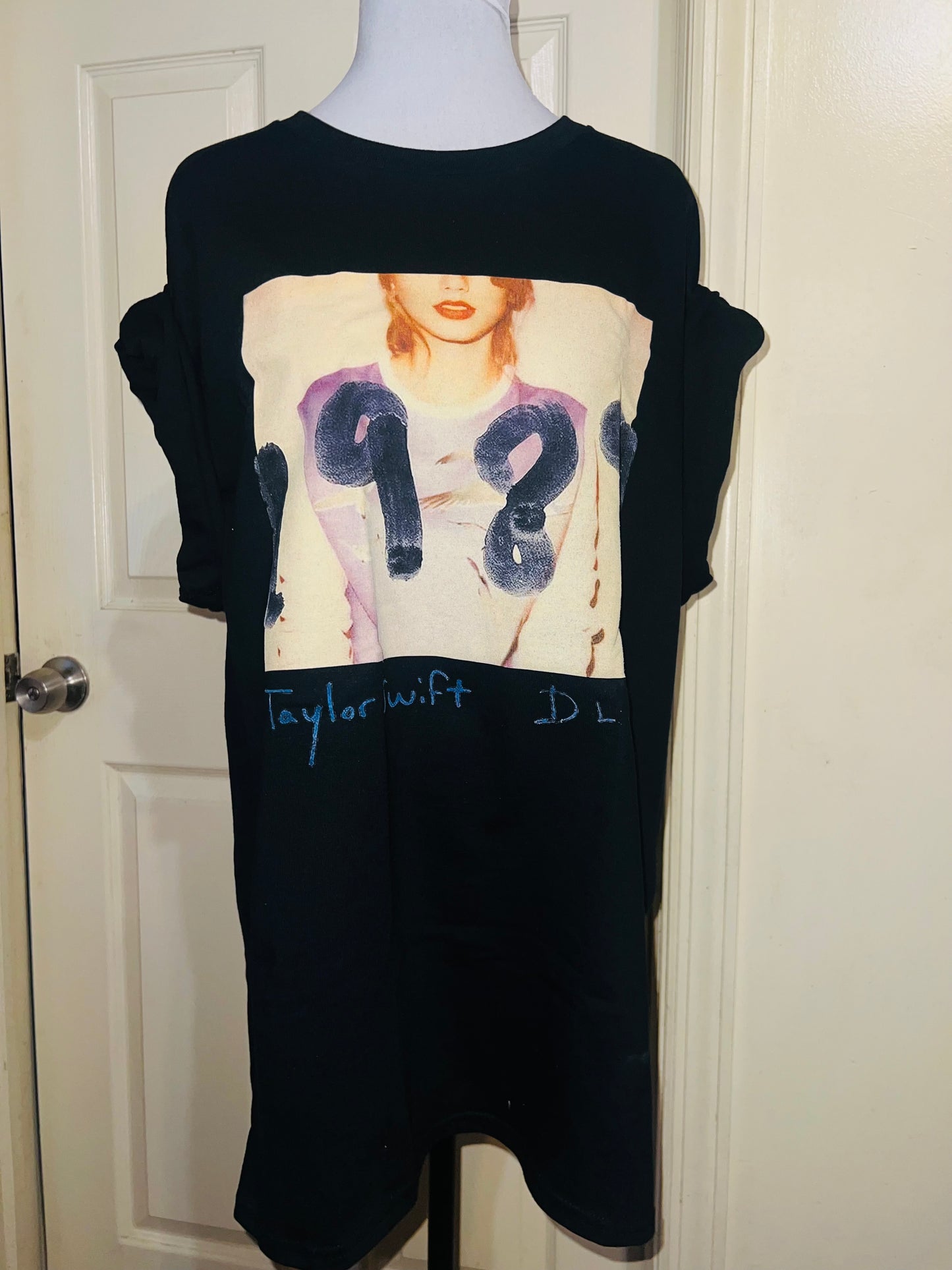 Taylor Swift 1989 Oversized Distressed Tee