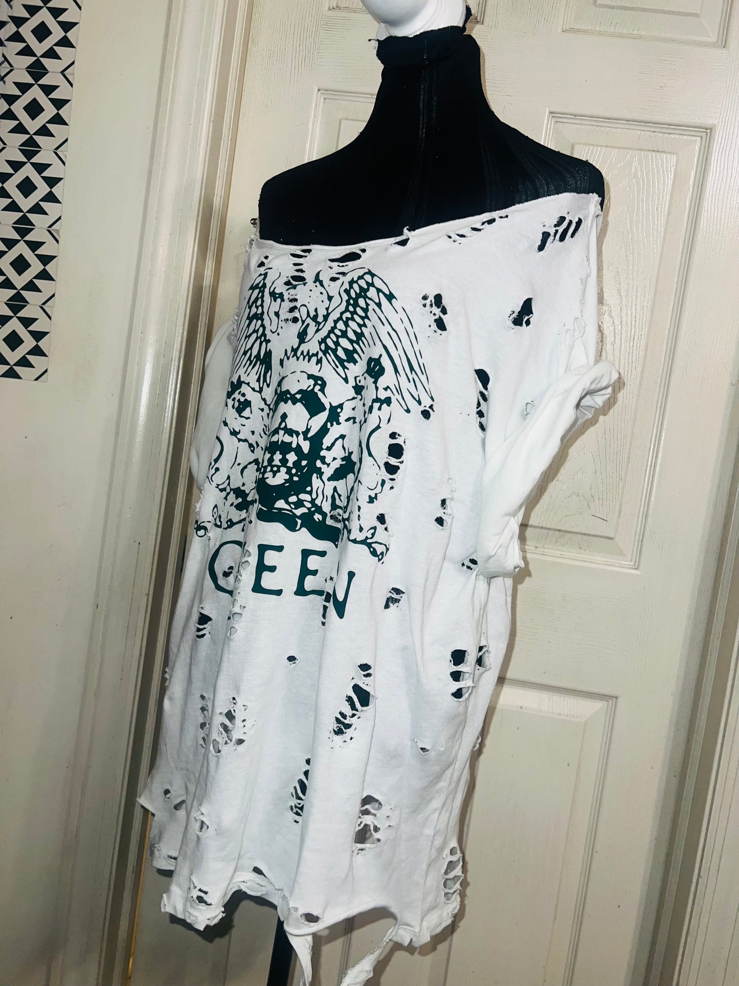 Queen Oversized Distressed Tee