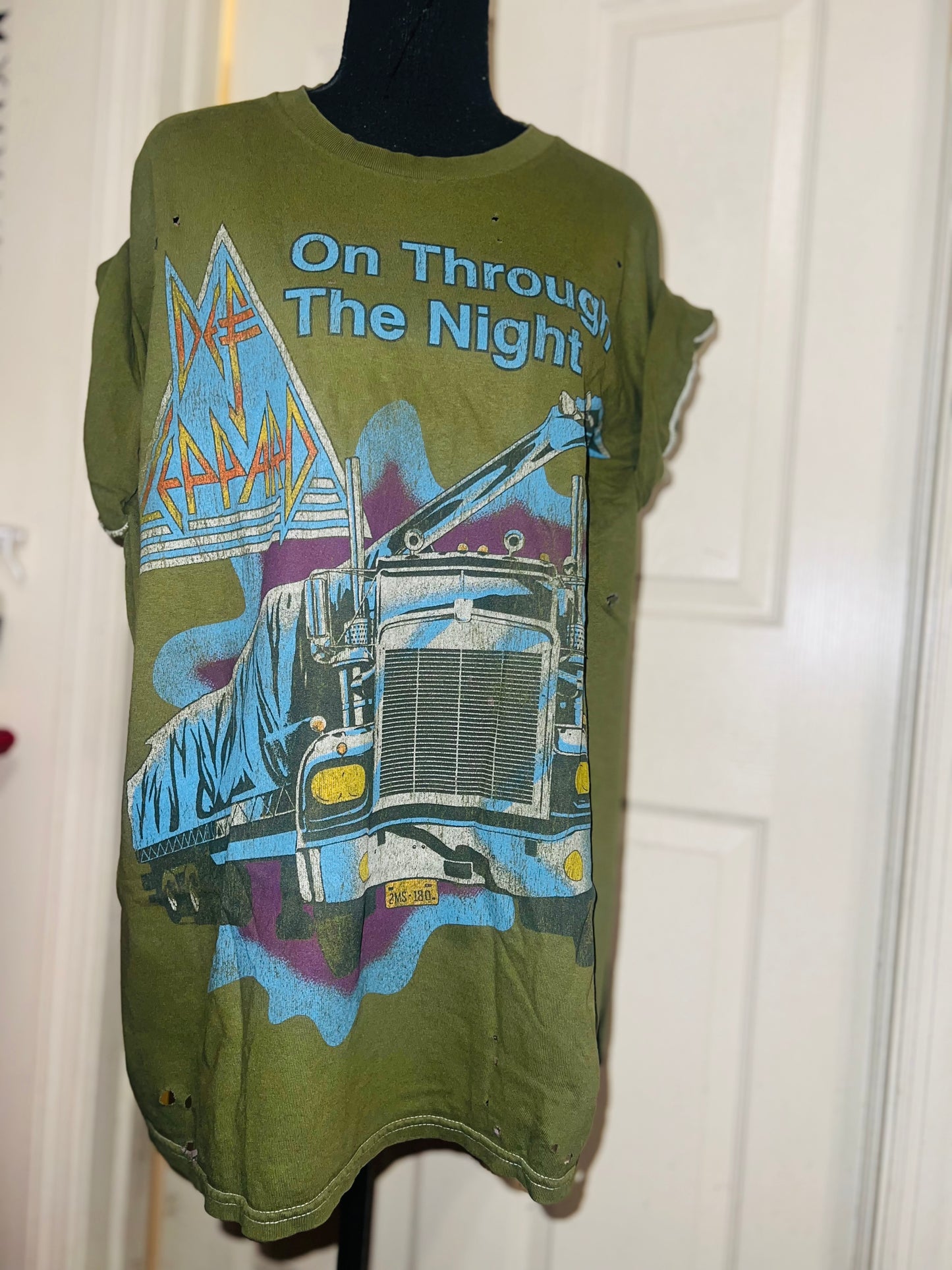 Def Leppard Oversized Distressed Tee