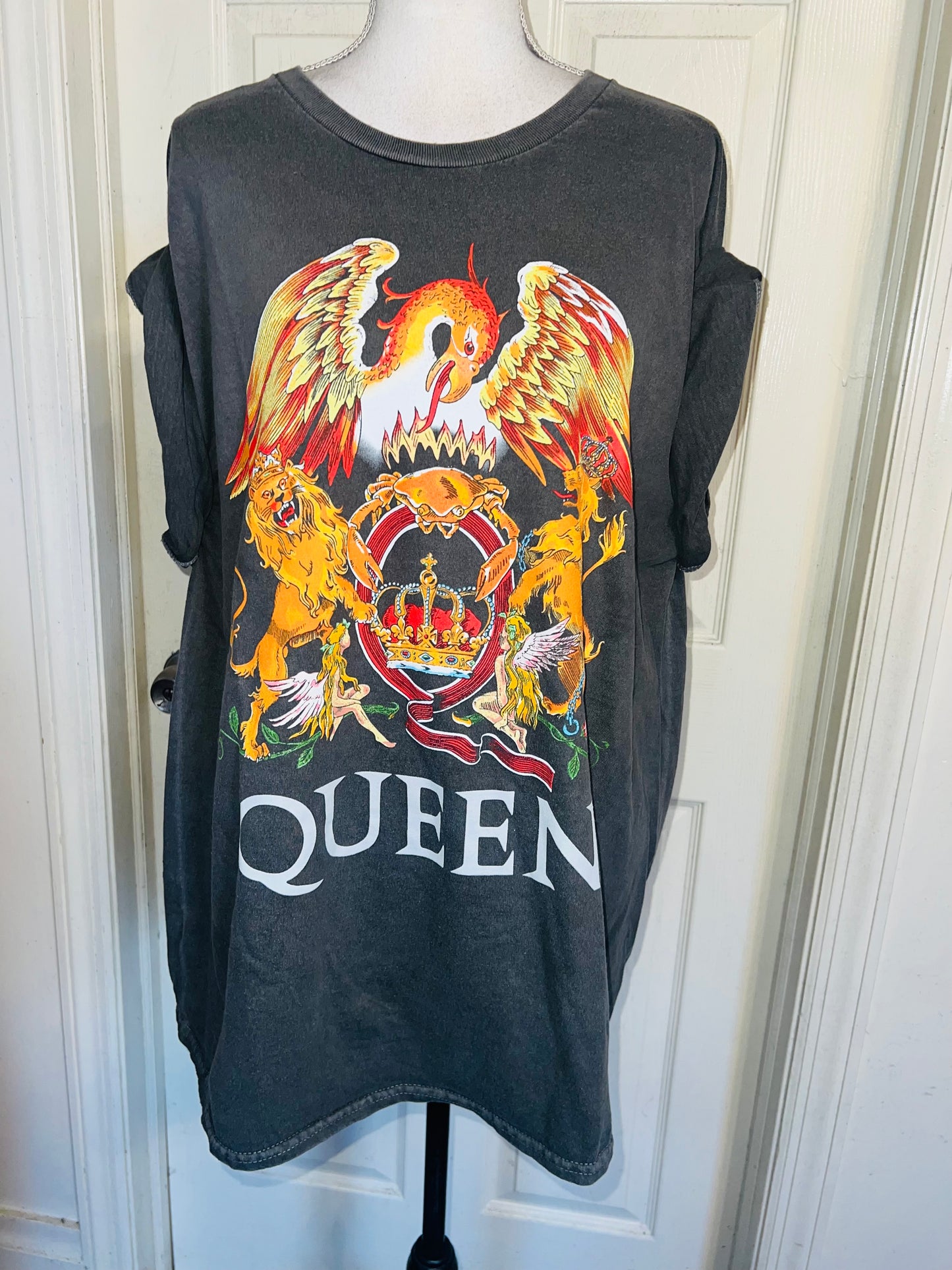 Queen Oversized Distressed Tee