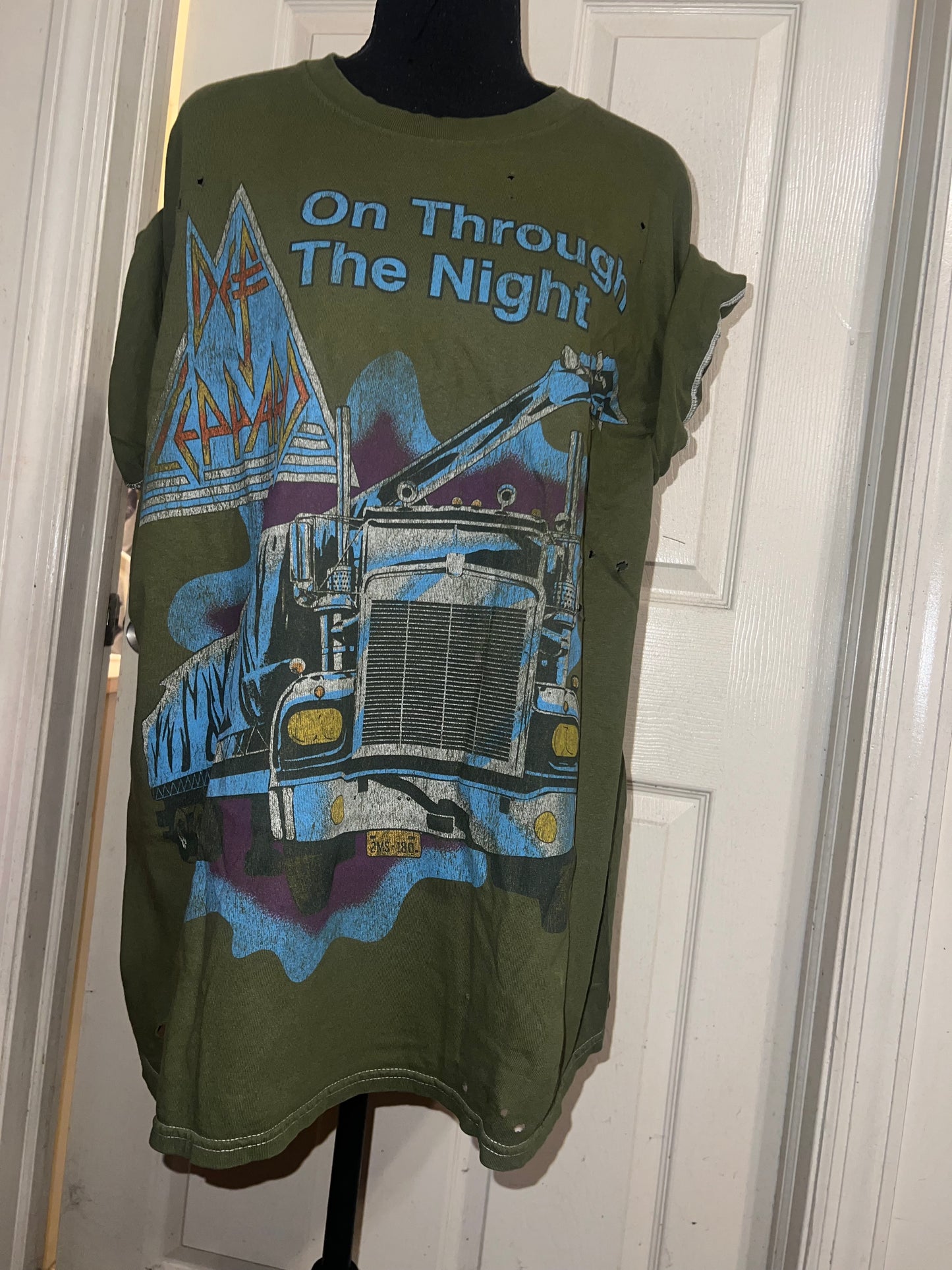 Def Leppard Oversized Distressed Tee