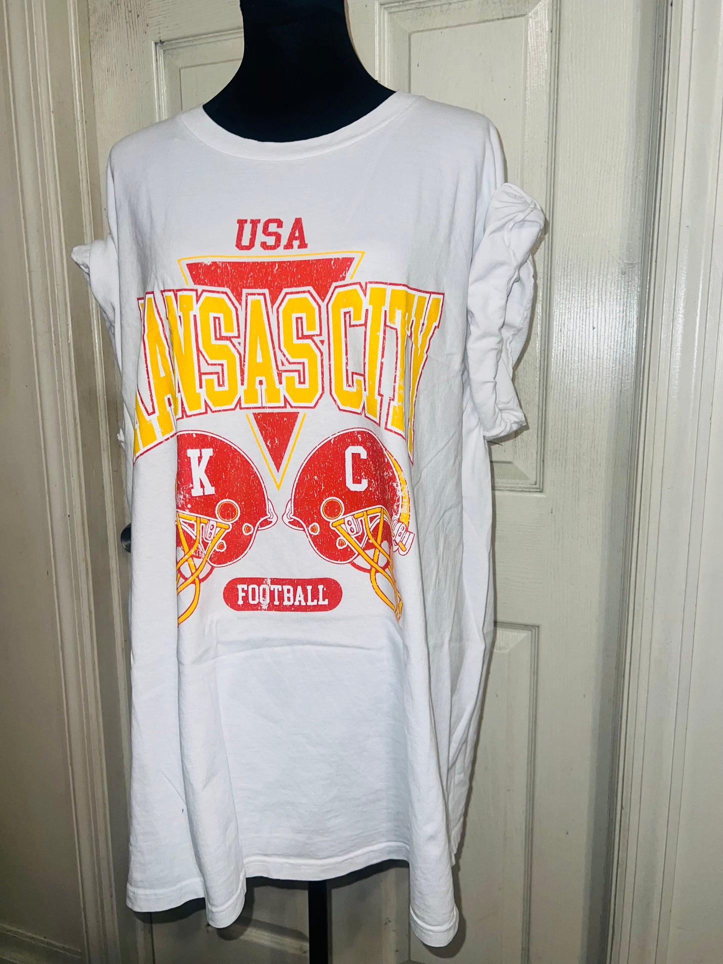 Kansas City Chiefs Oversized Distressed Tee