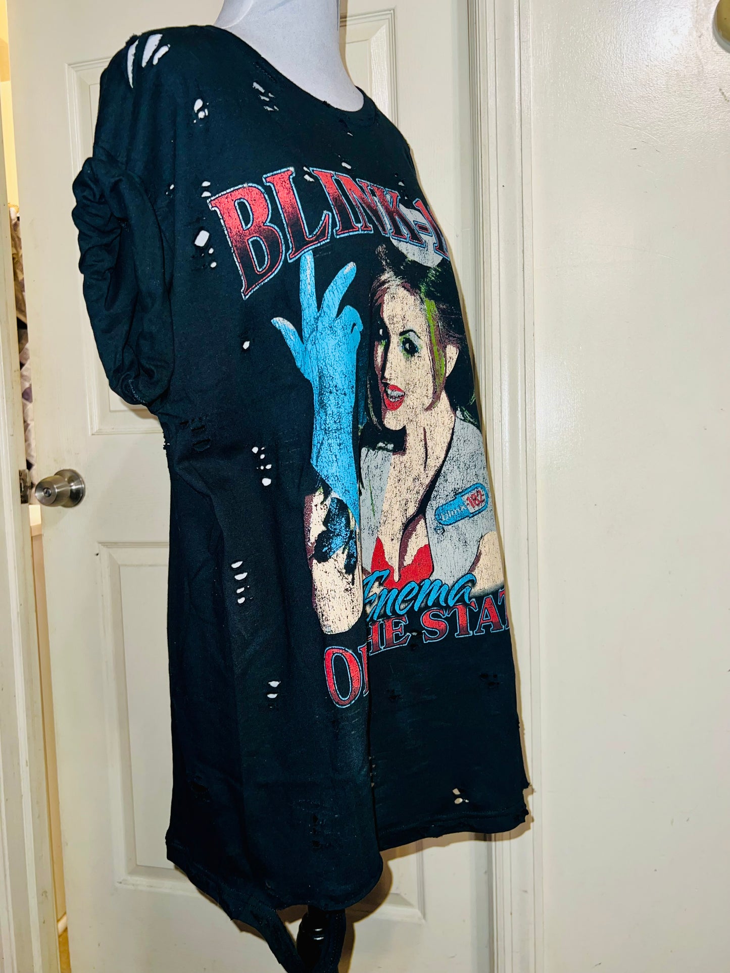 Blink 182 Oversized Distressed Tee