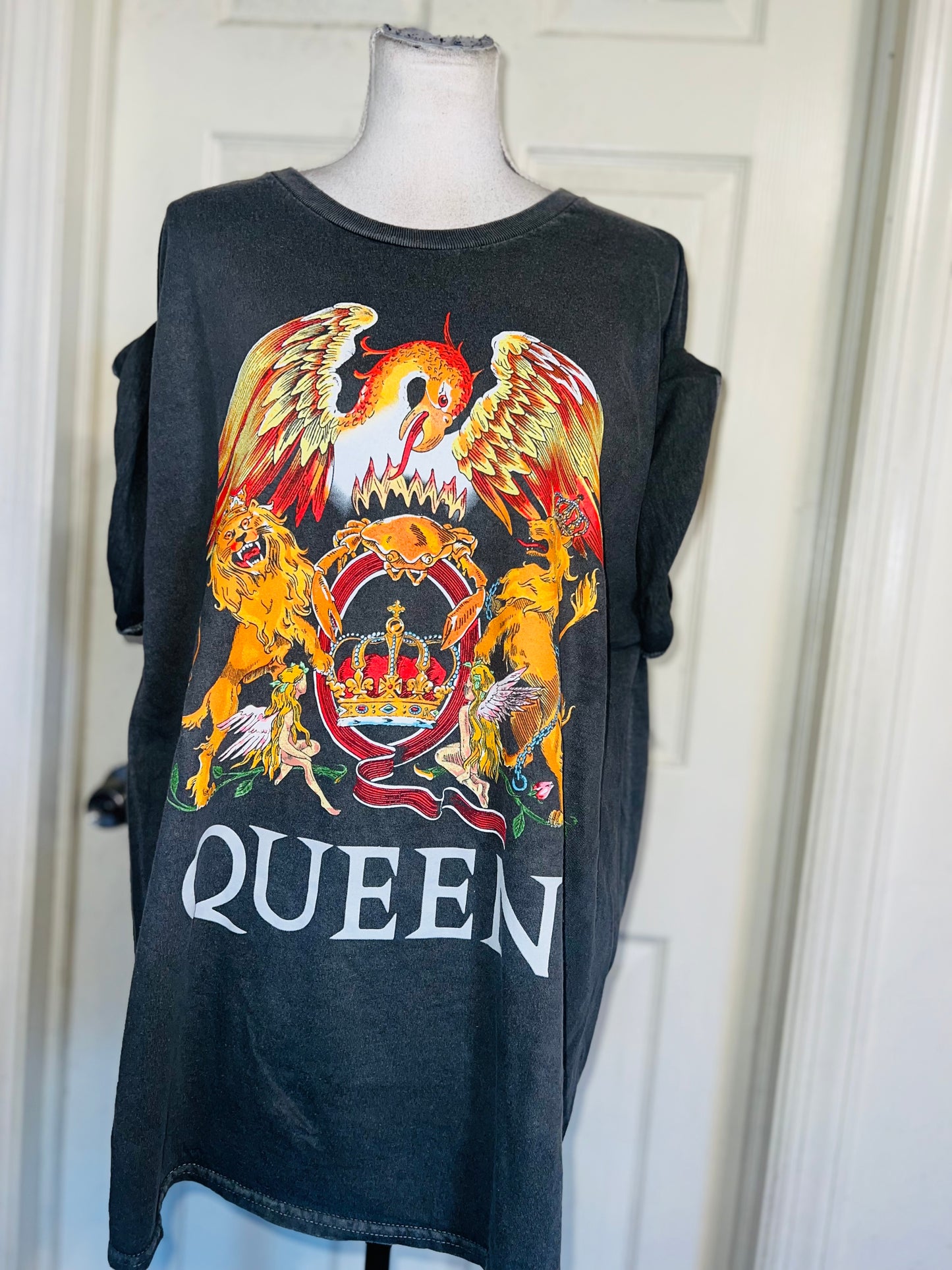 Queen Oversized Distressed Tee