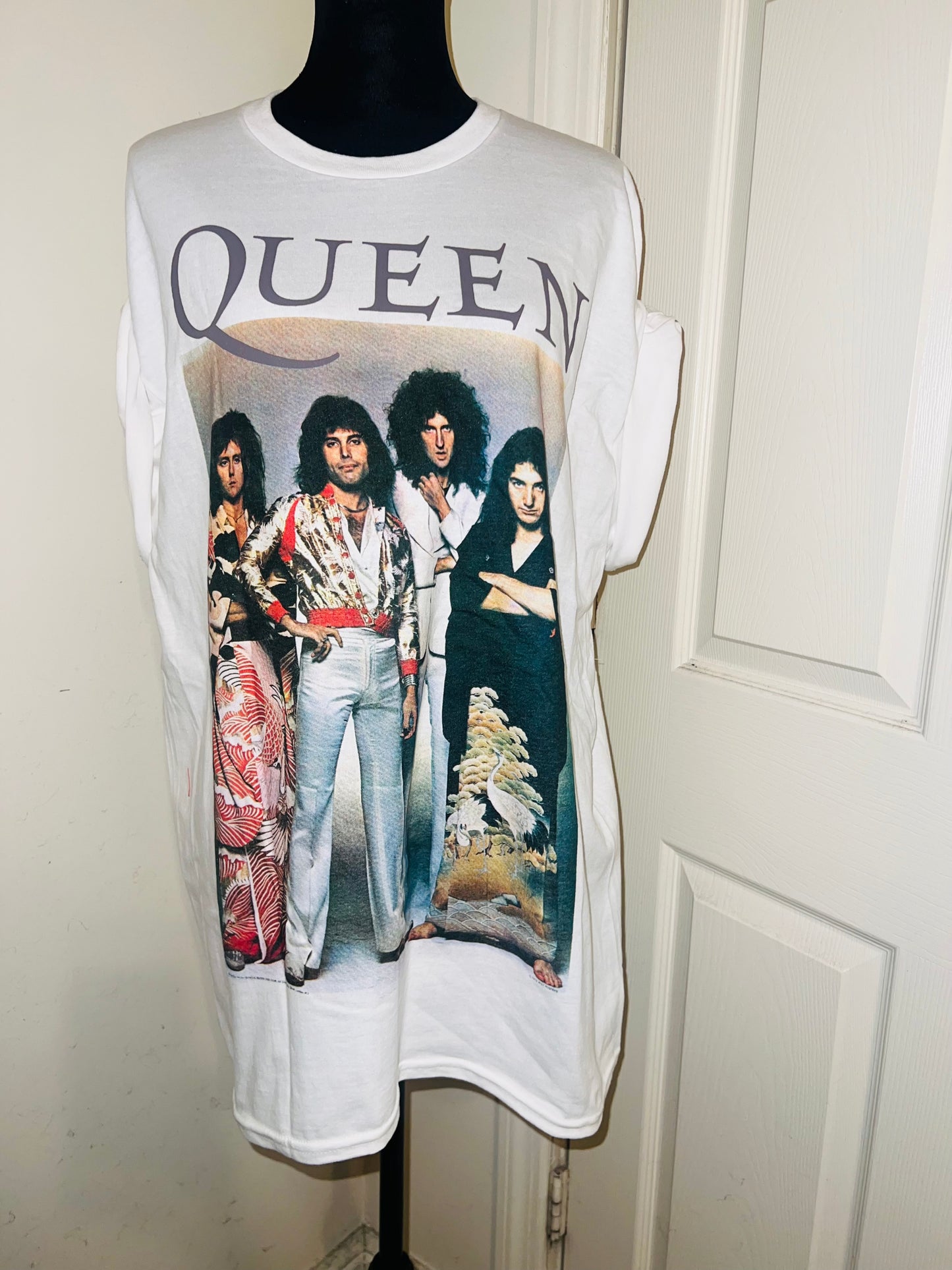 Queen Oversized Distressed Tee