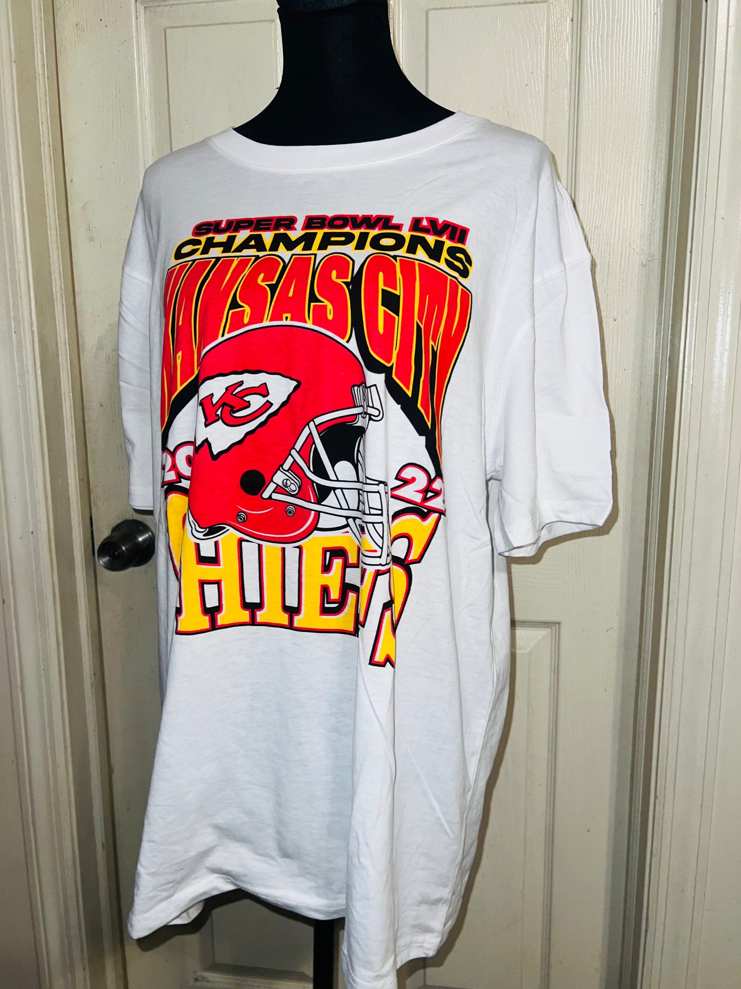 Kansas City Chiefs Oversized Distressed Tee