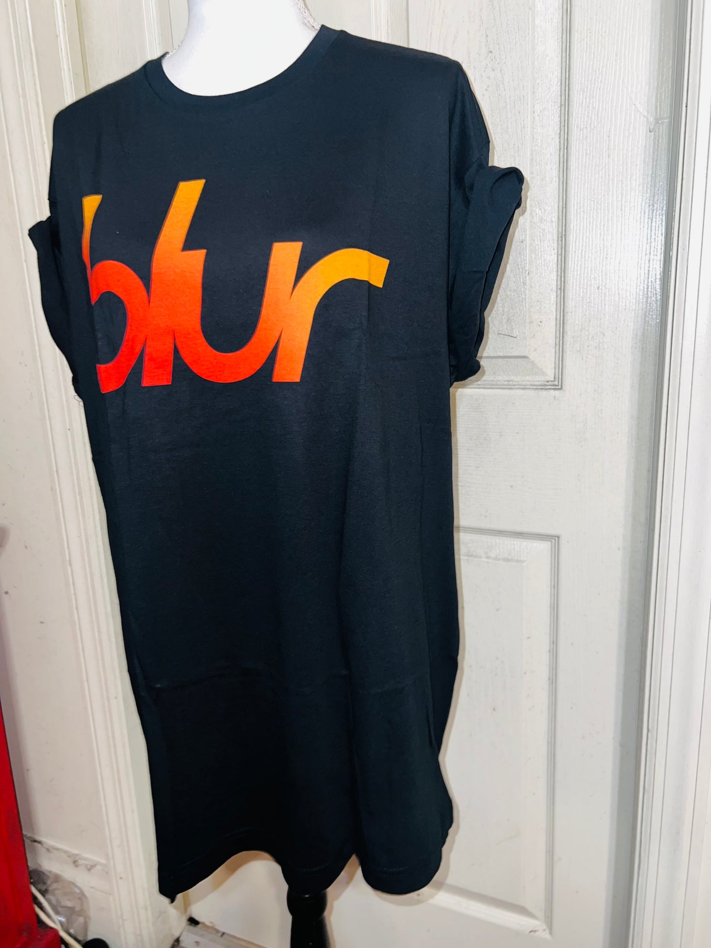 Blur Oversized Distressed Tee