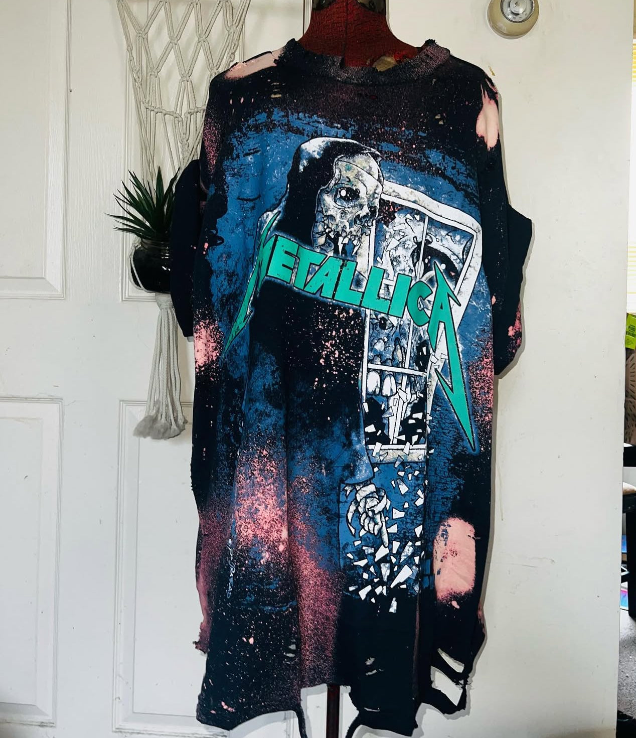Metallica Oversized Distressed Tee
