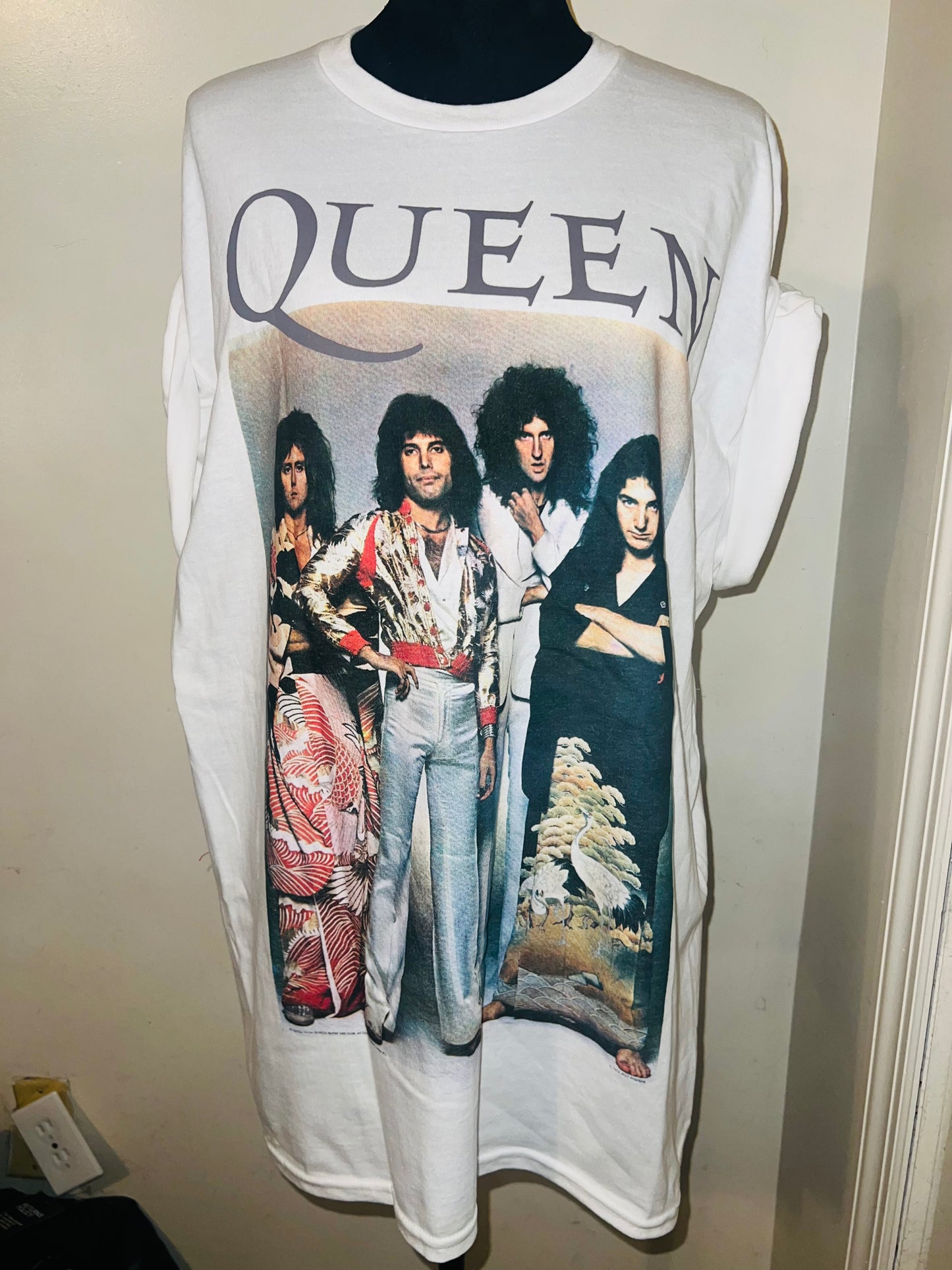 Queen Oversized Distressed Tee