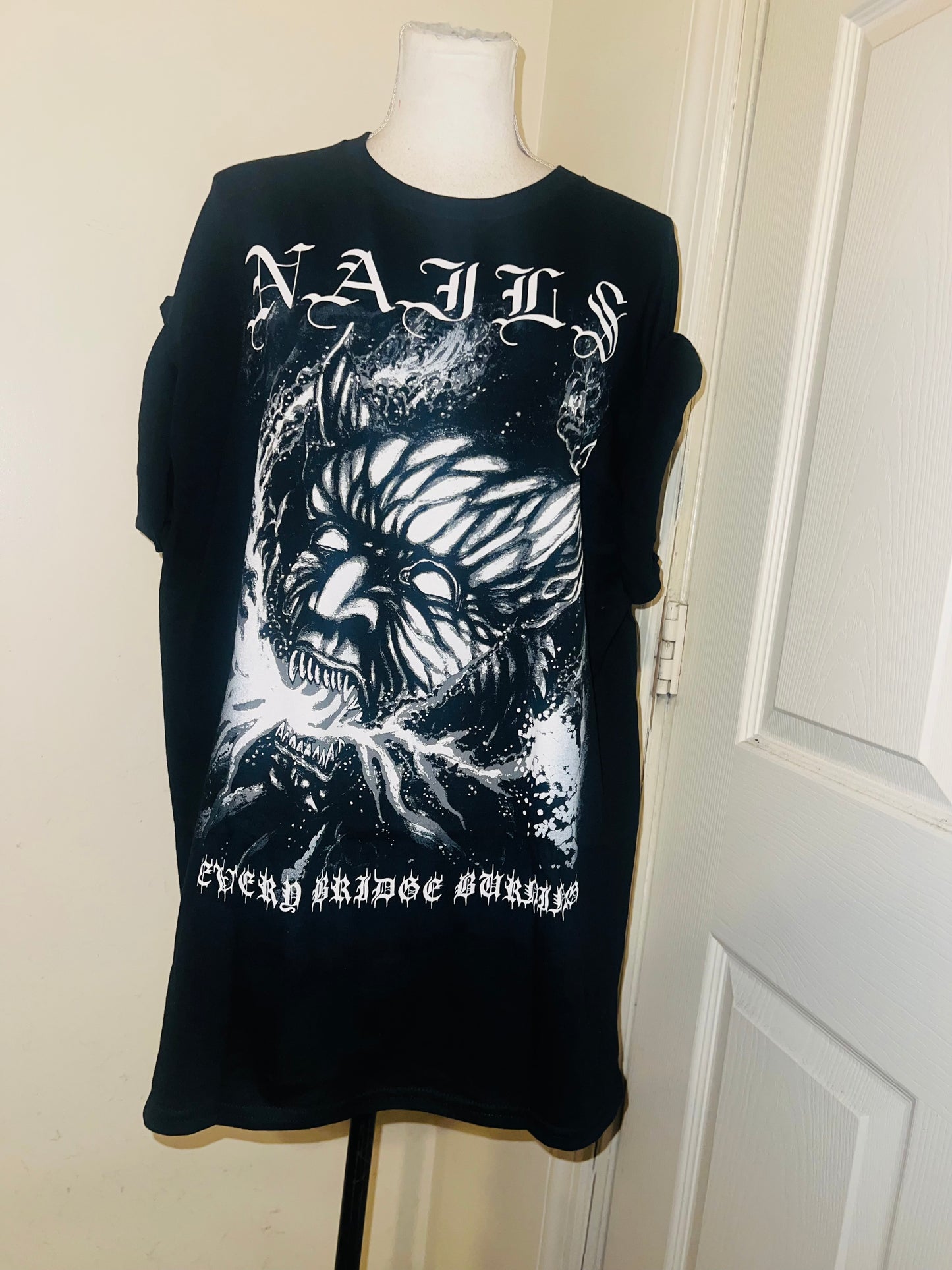 Nails Oversized Distressed Tee