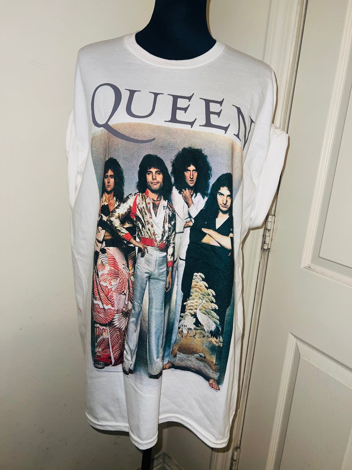 Queen Oversized Distressed Tee