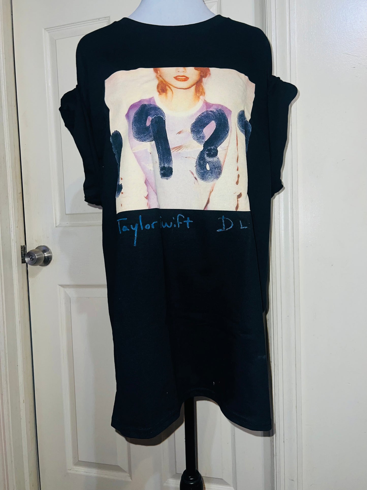 Taylor Swift 1989 Oversized Distressed Tee
