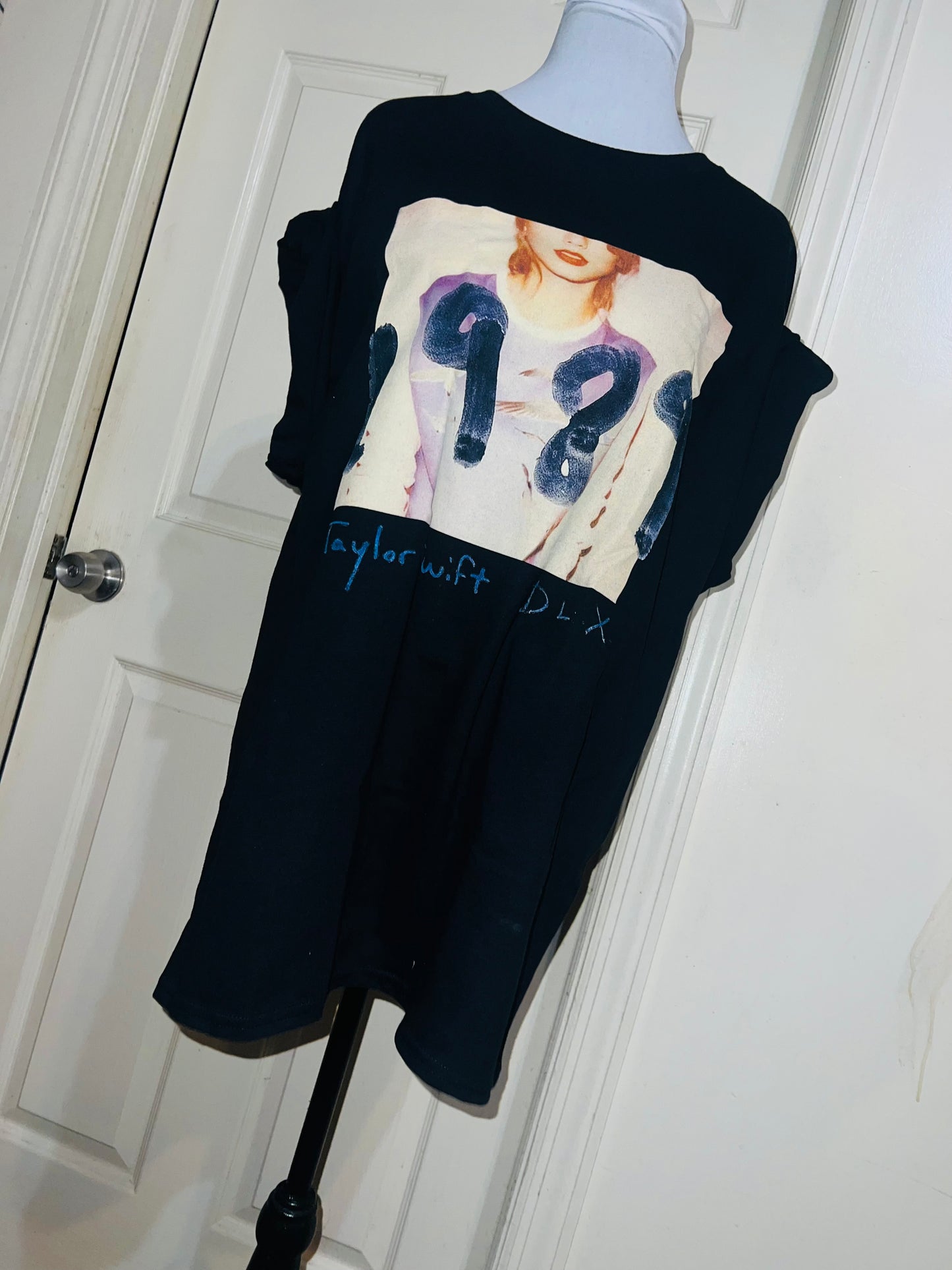 Taylor Swift 1989 Oversized Distressed Tee