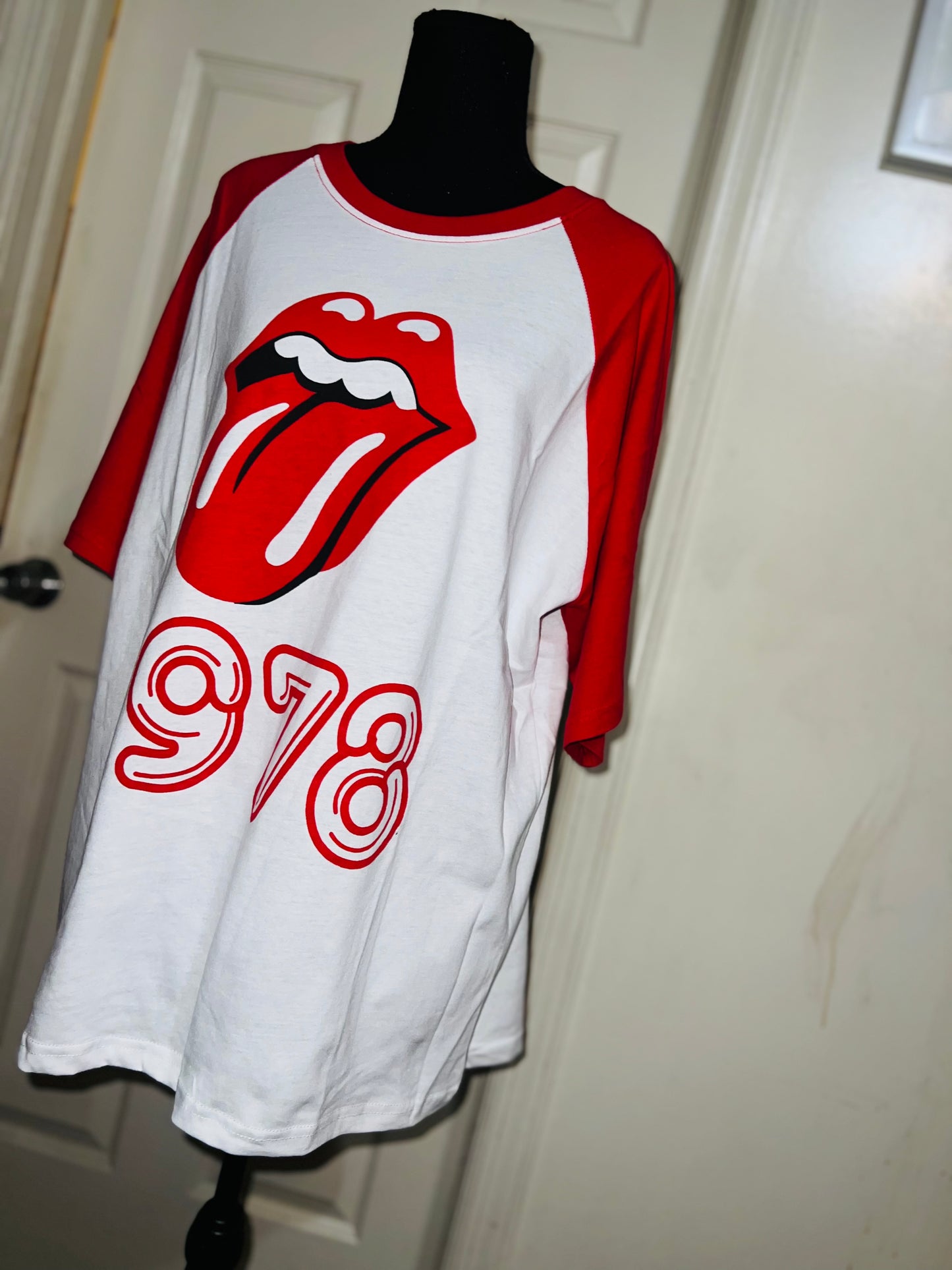 The Rolling Stones Raglan Oversized Distresed Tee