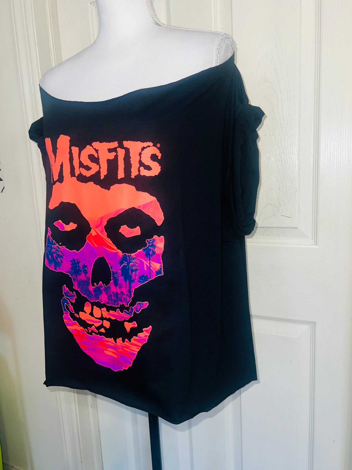 Misfits Oversized Off The Shoulder Distressed Tee