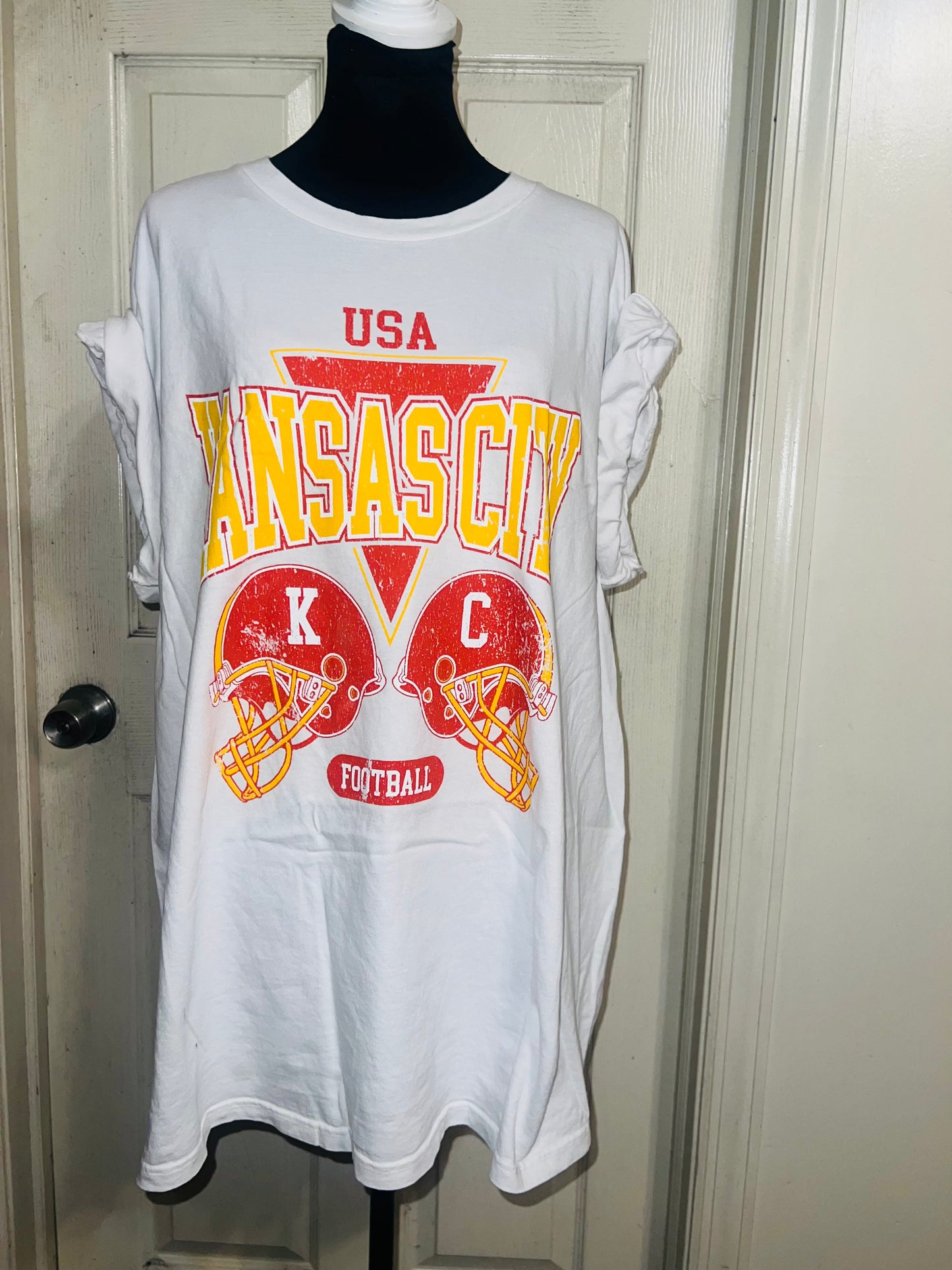 Kansas City Chiefs Oversized Distressed Tee