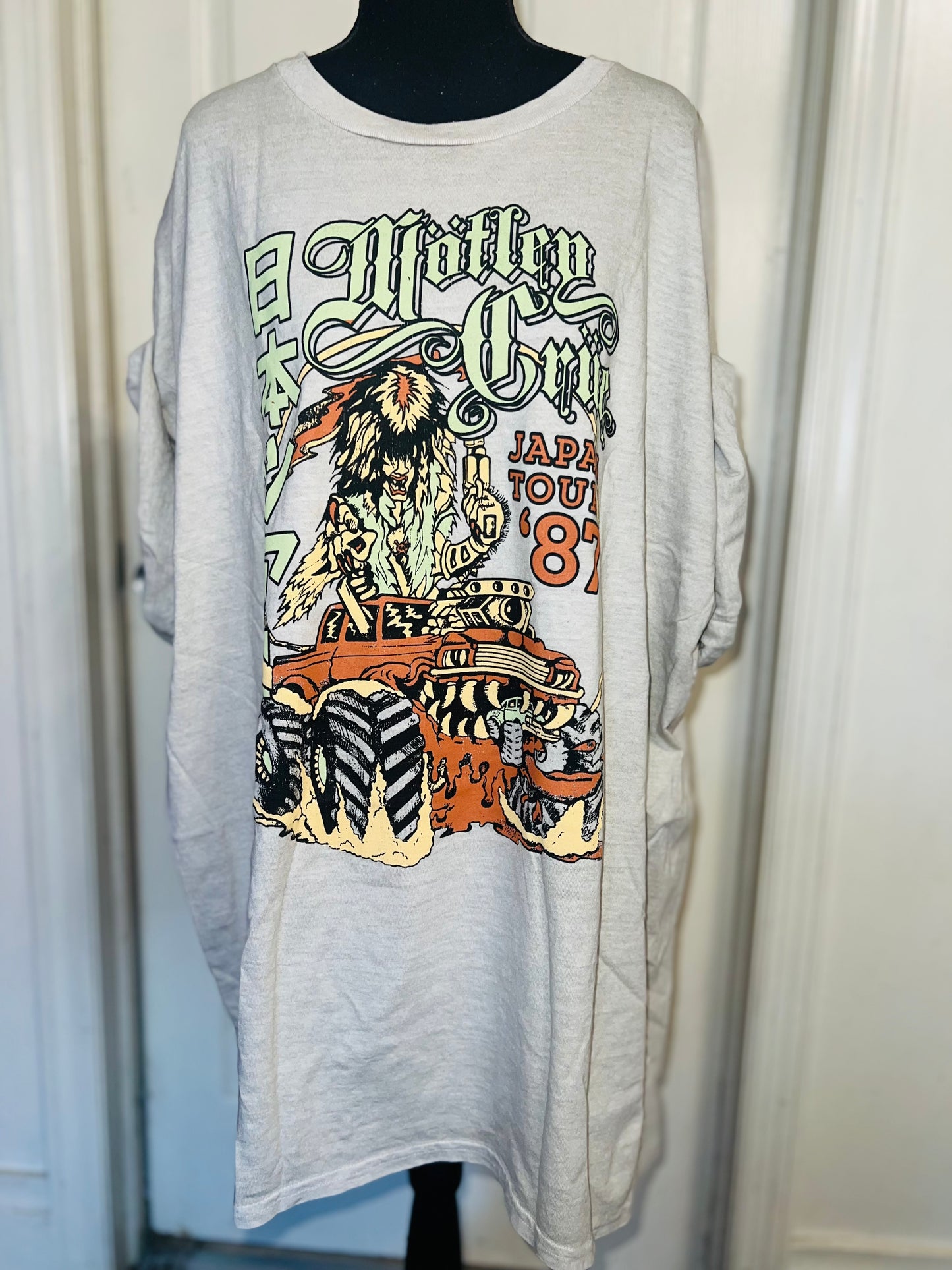 Motley Crue Oversized Distressed Tee