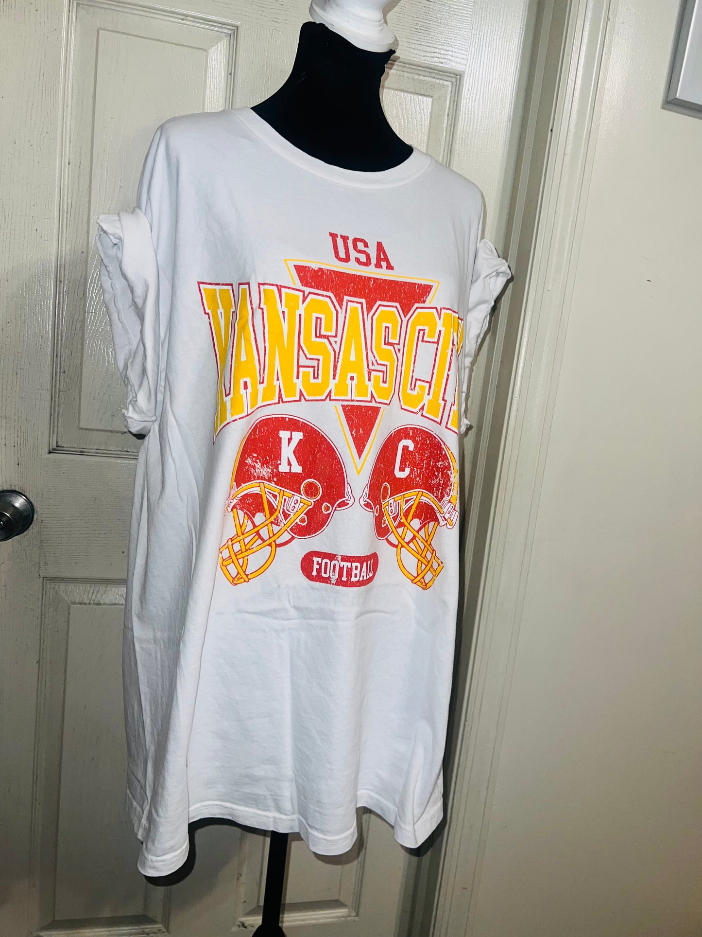 Kansas City Chiefs Oversized Distressed Tee