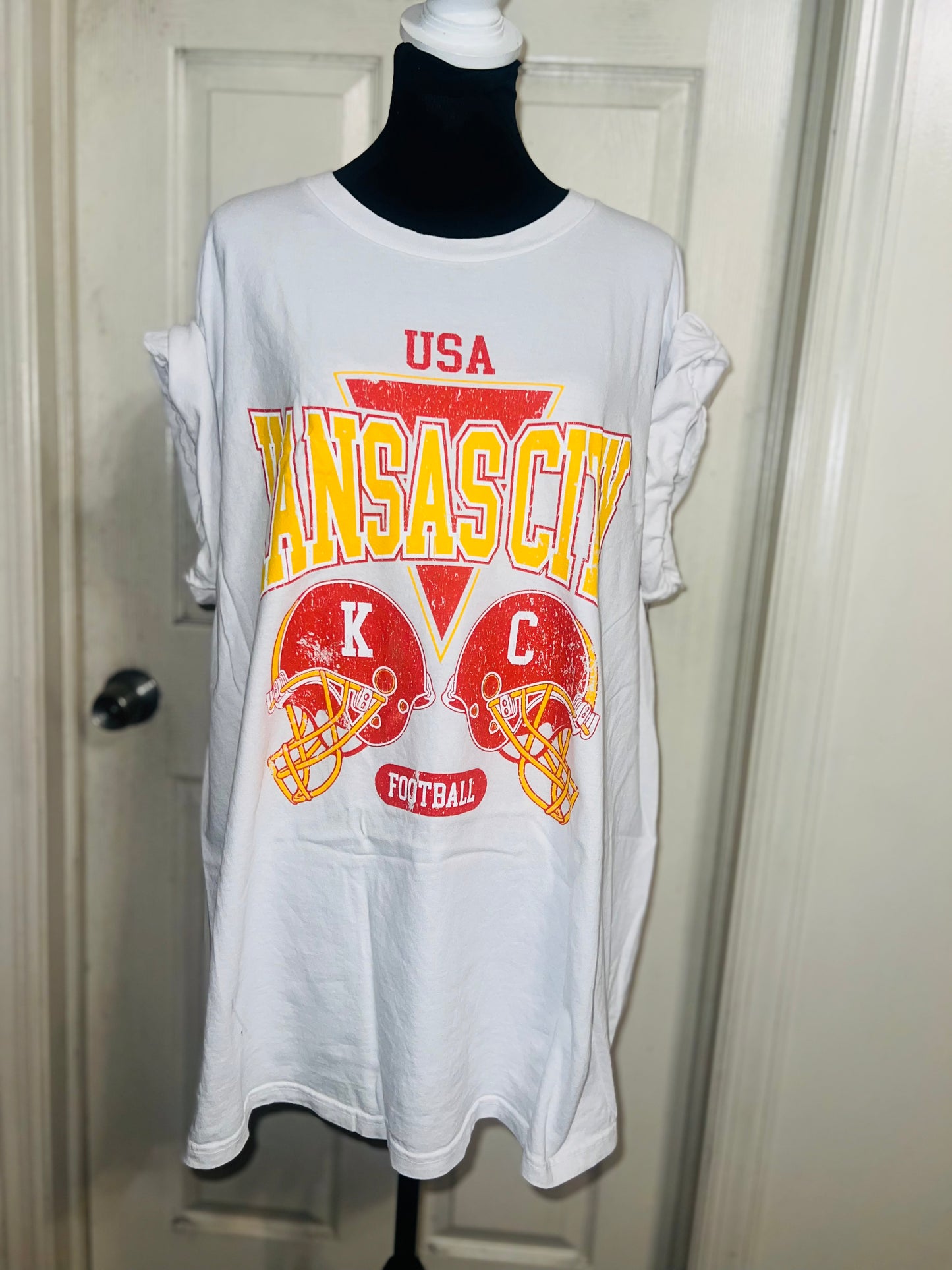 Kansas City Chiefs Oversized Distressed Tee
