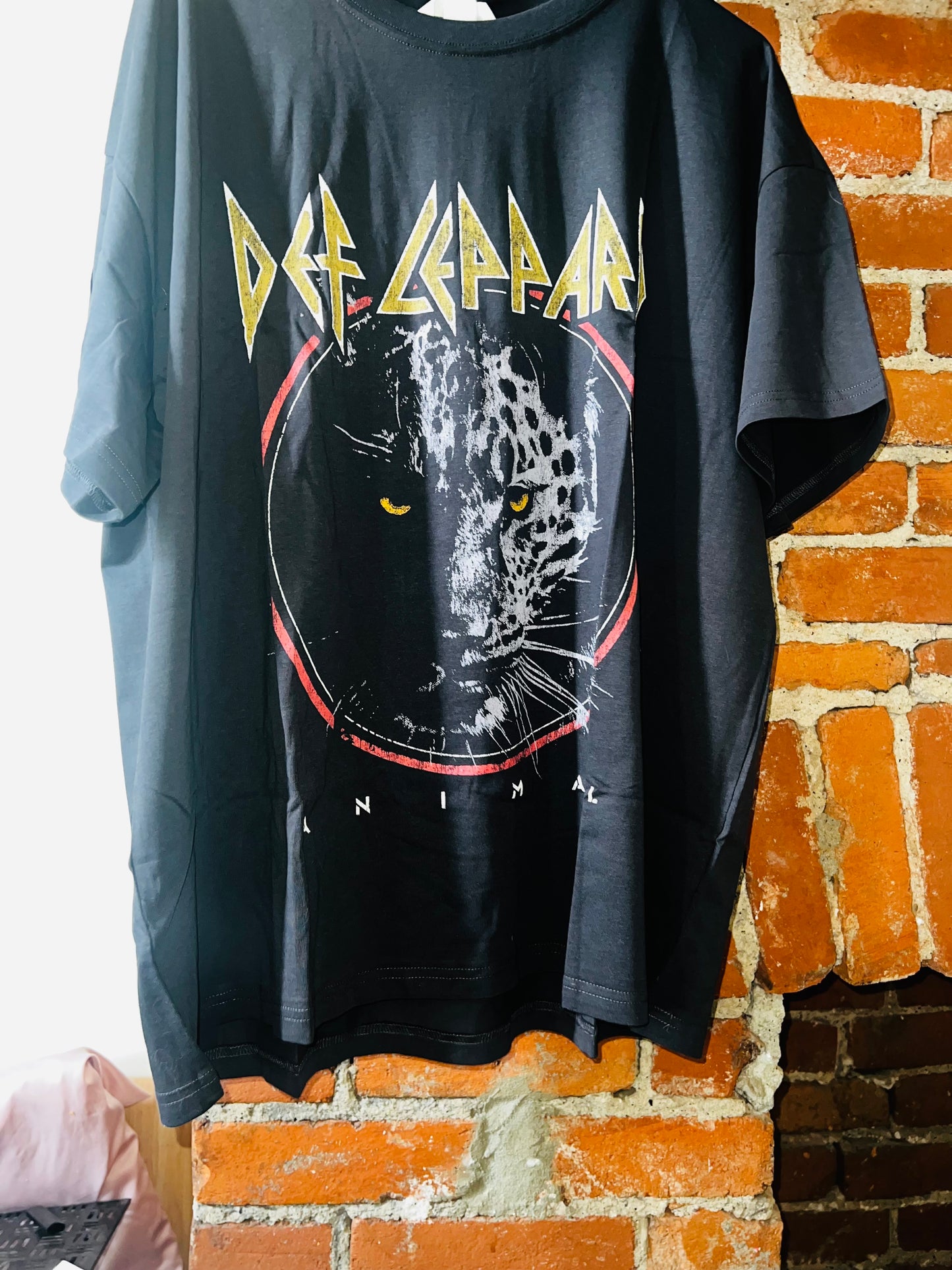 Def Leppard Animal Oversized Tee