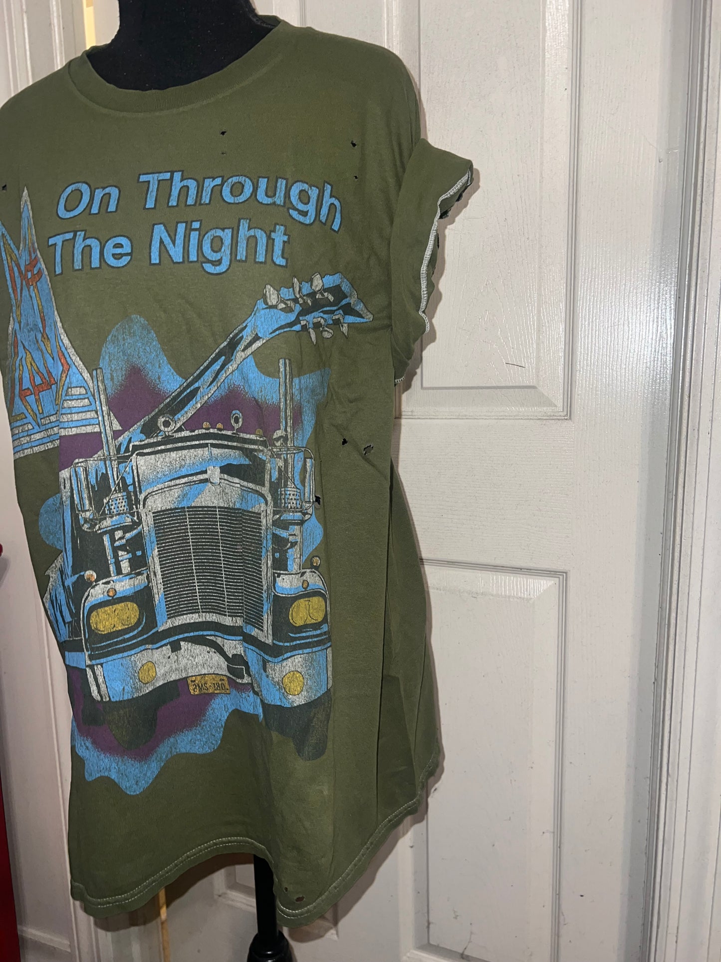 Def Leppard Oversized Distressed Tee