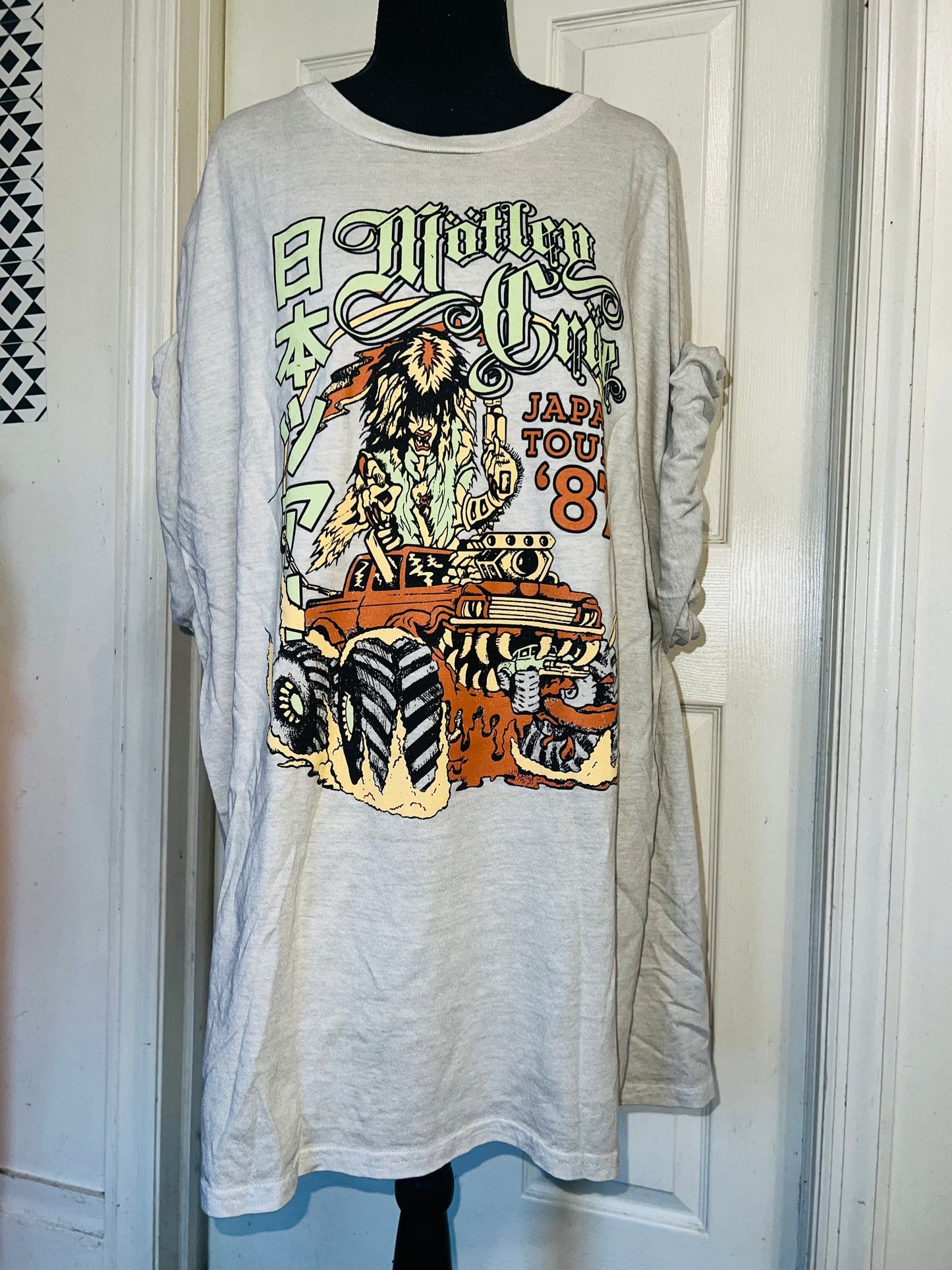 Motley Crue Oversized Distressed Tee