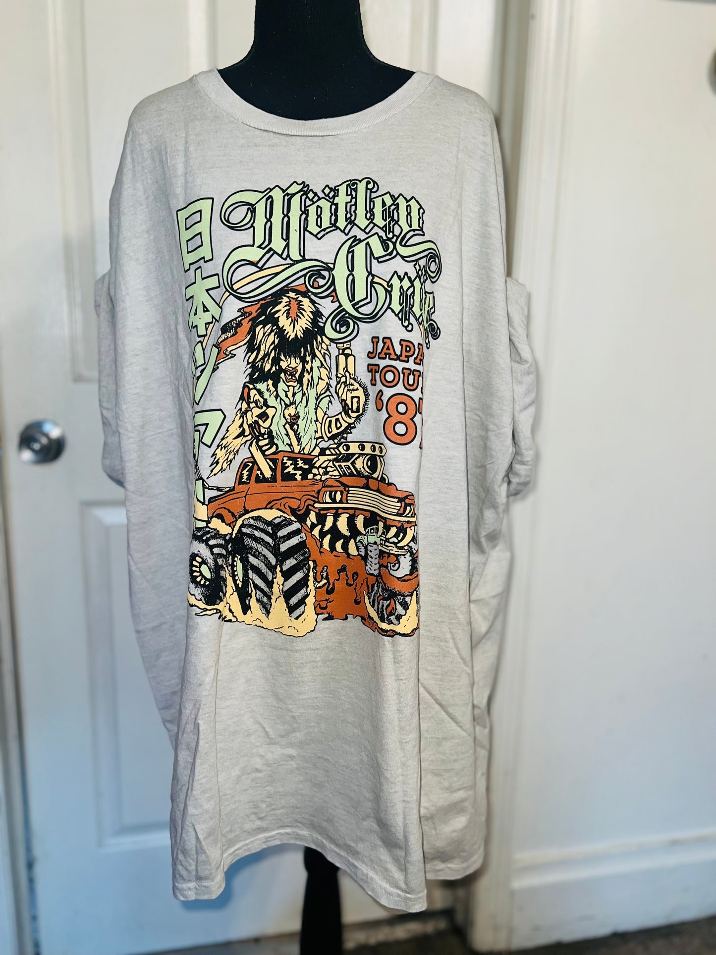 Motley Crue Oversized Distressed Tee