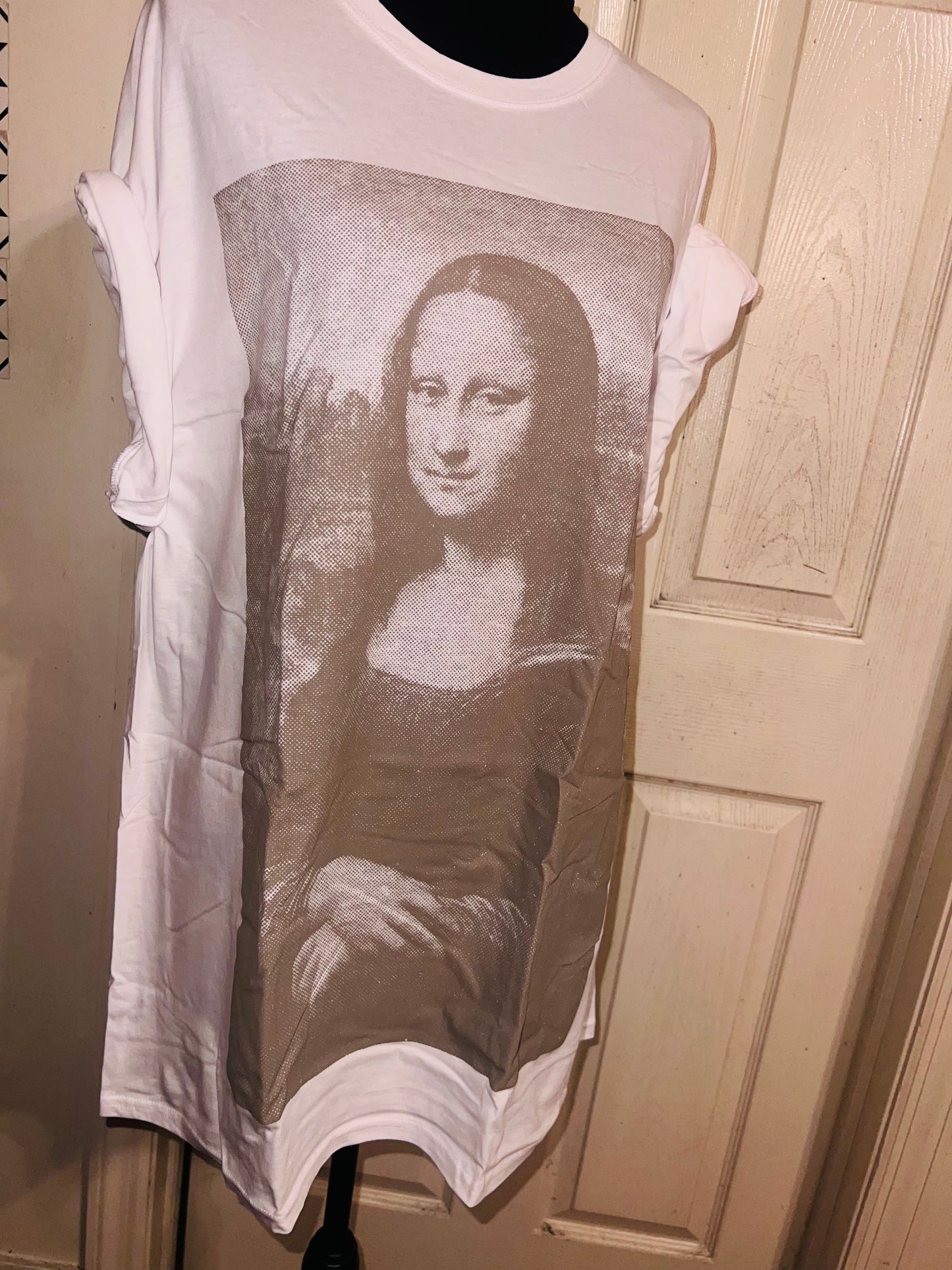 Mona Lisa Oversized Distressed Tee