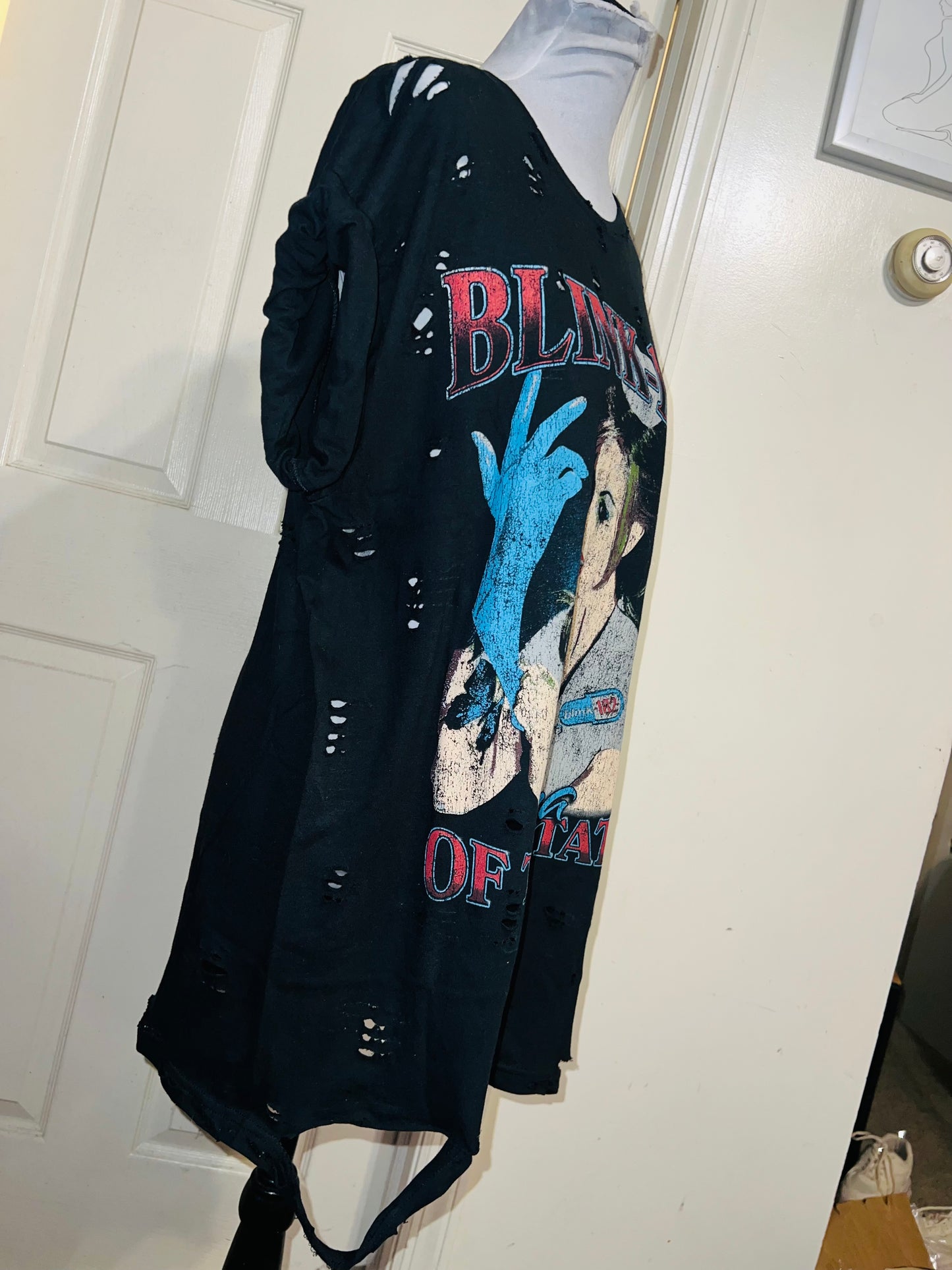 Blink 182 Oversized Distressed Tee