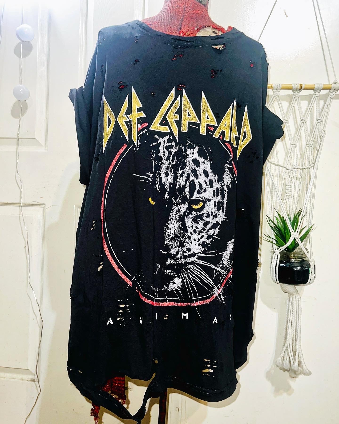 Def Leppard Animal Oversized Tee