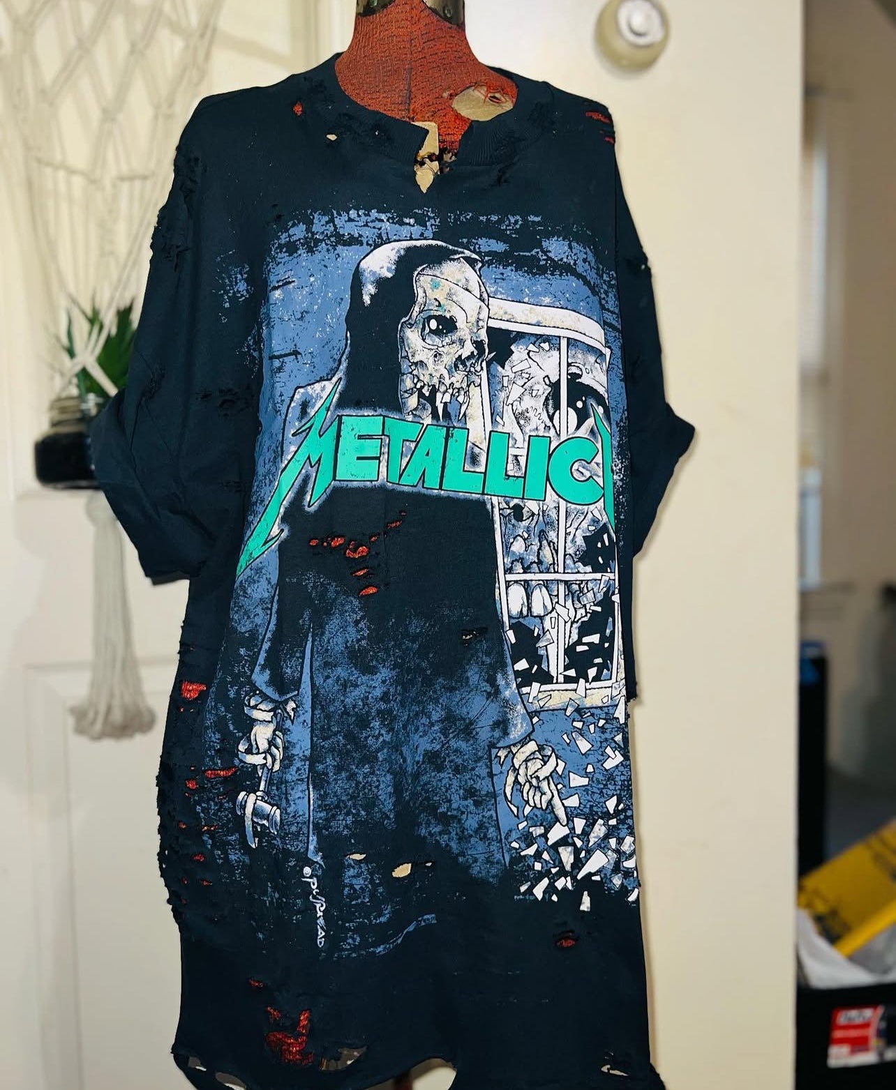 Metallica Oversized Distressed Tee