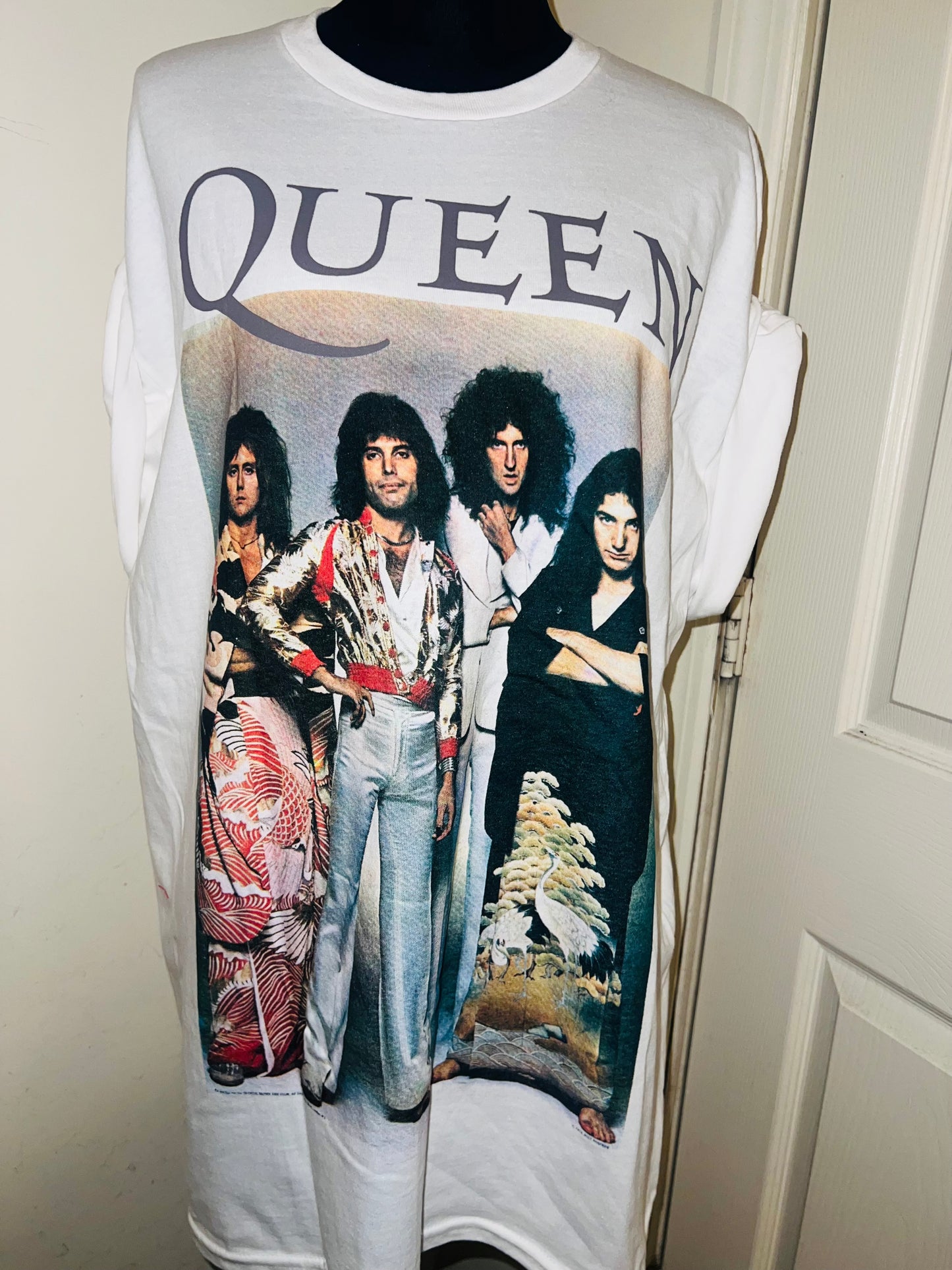 Queen Oversized Distressed Tee