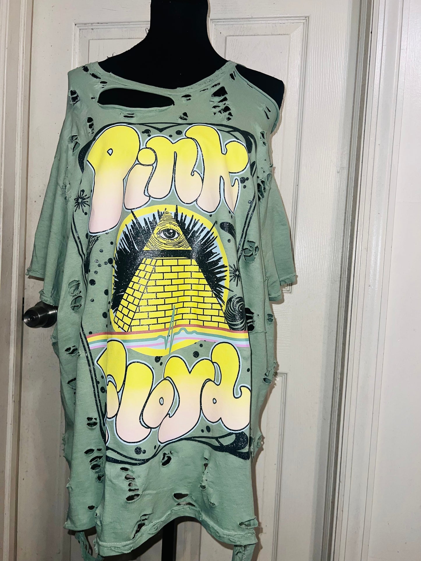 Pink Floyd Oversized Distressed Tee