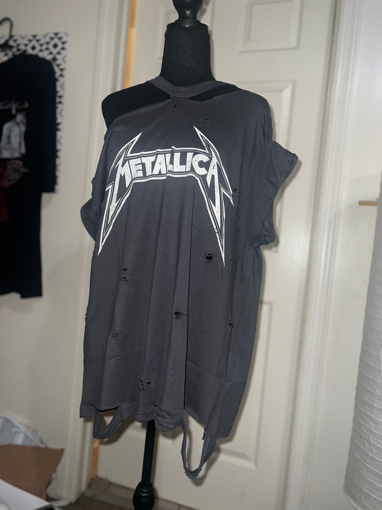 Metallica Oversized Distressed Tee