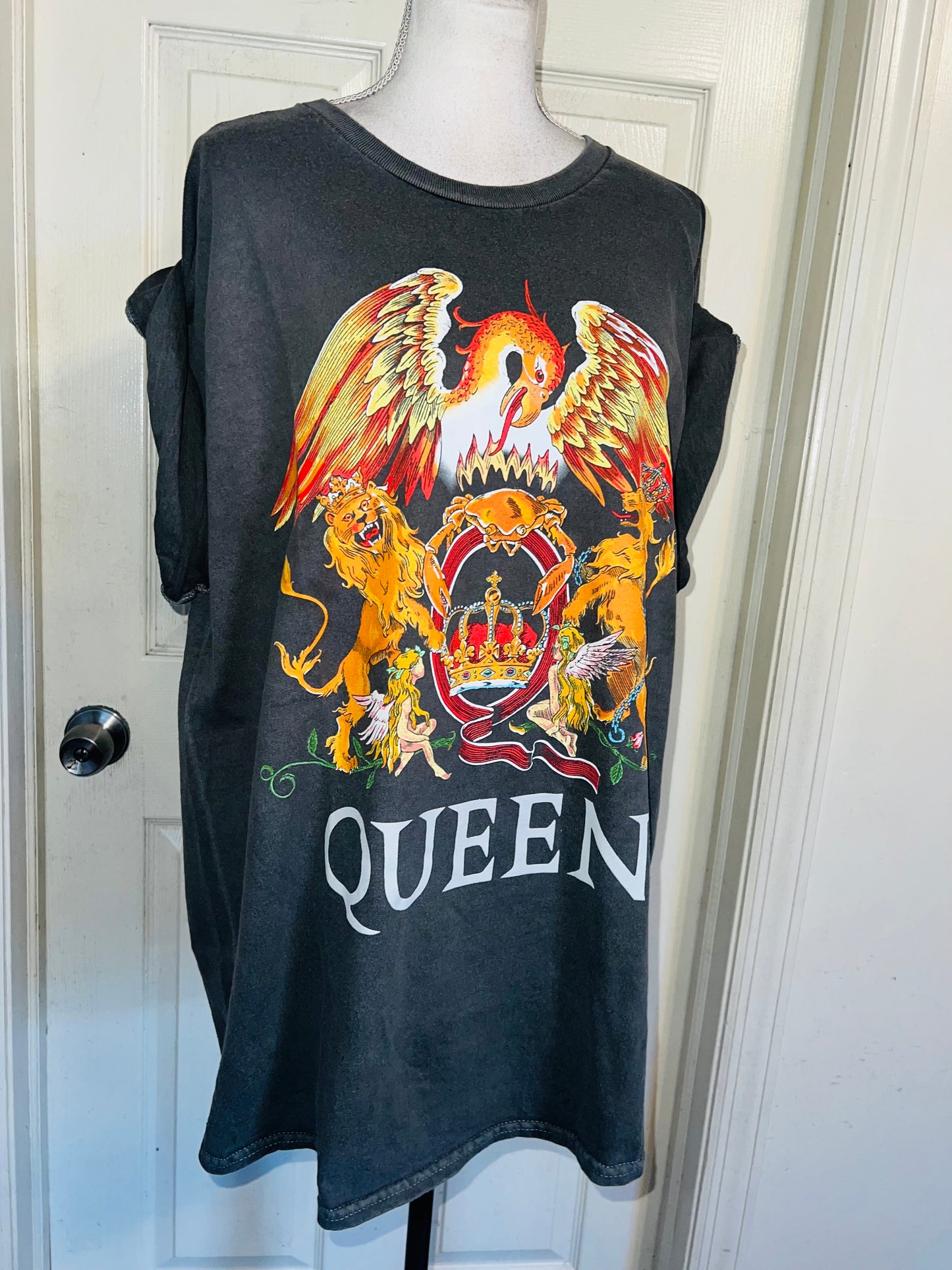 Queen Oversized Distressed Tee
