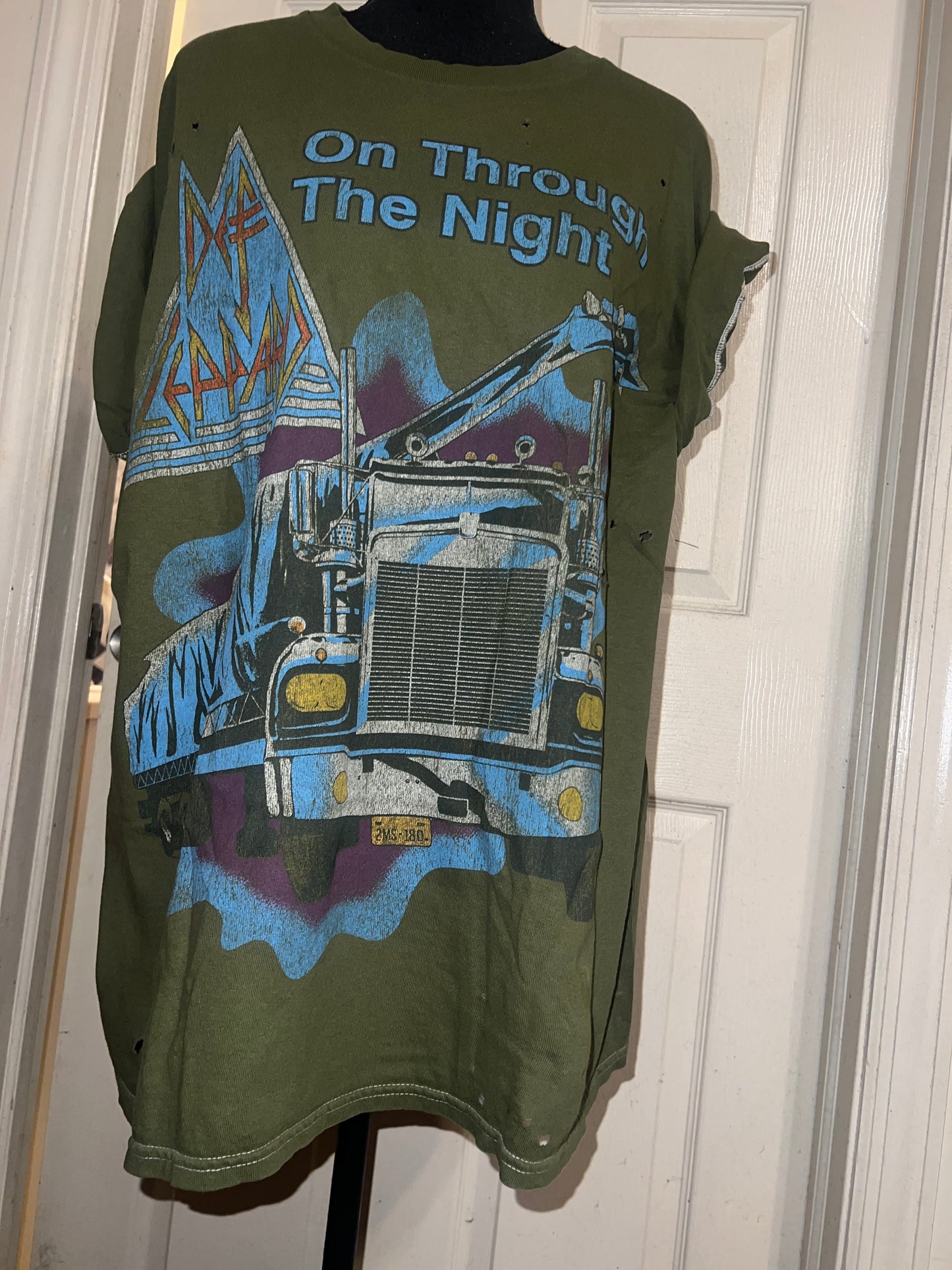 Def Leppard Oversized Distressed Tee