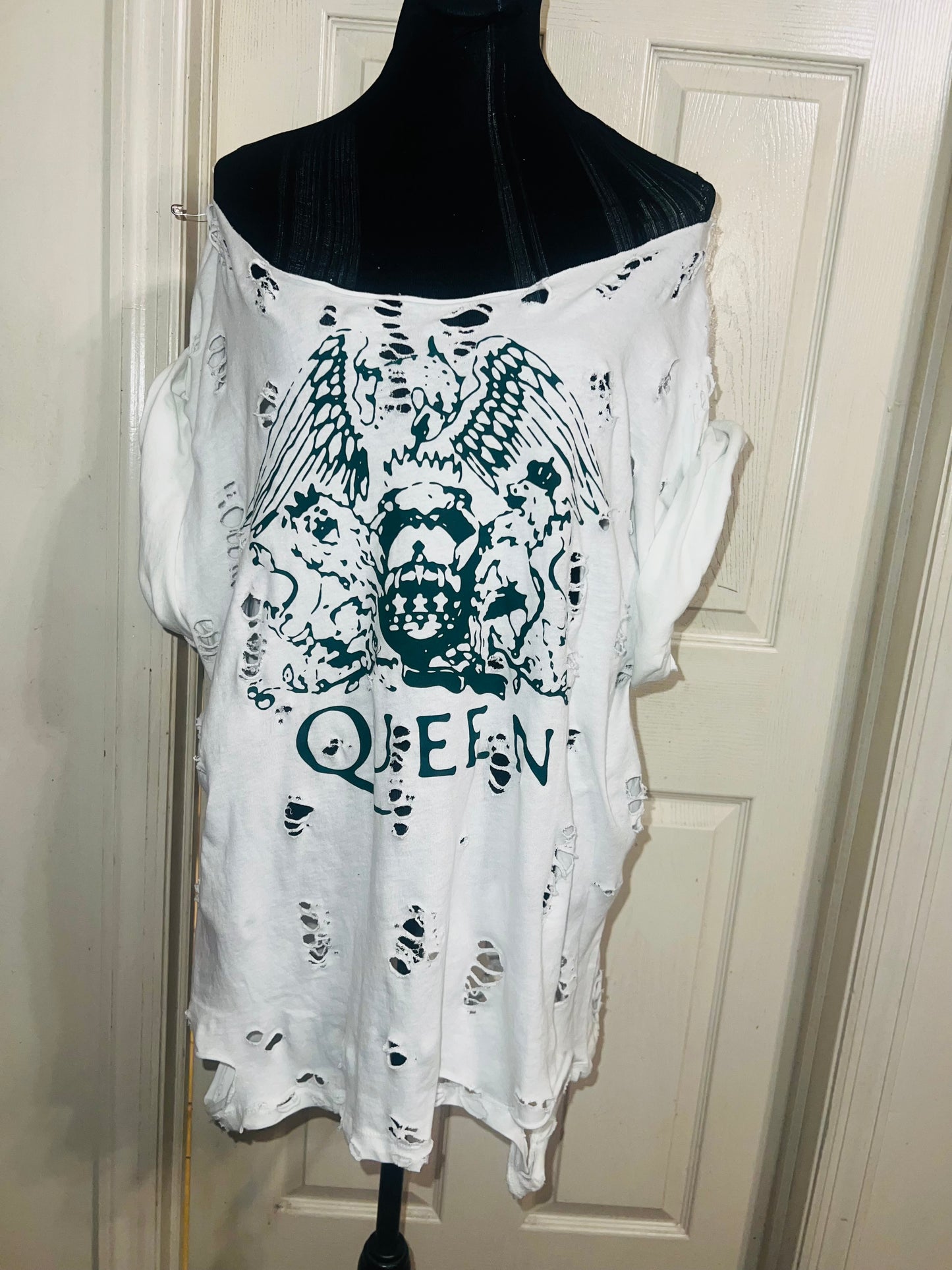 Queen Oversized Distressed Tee