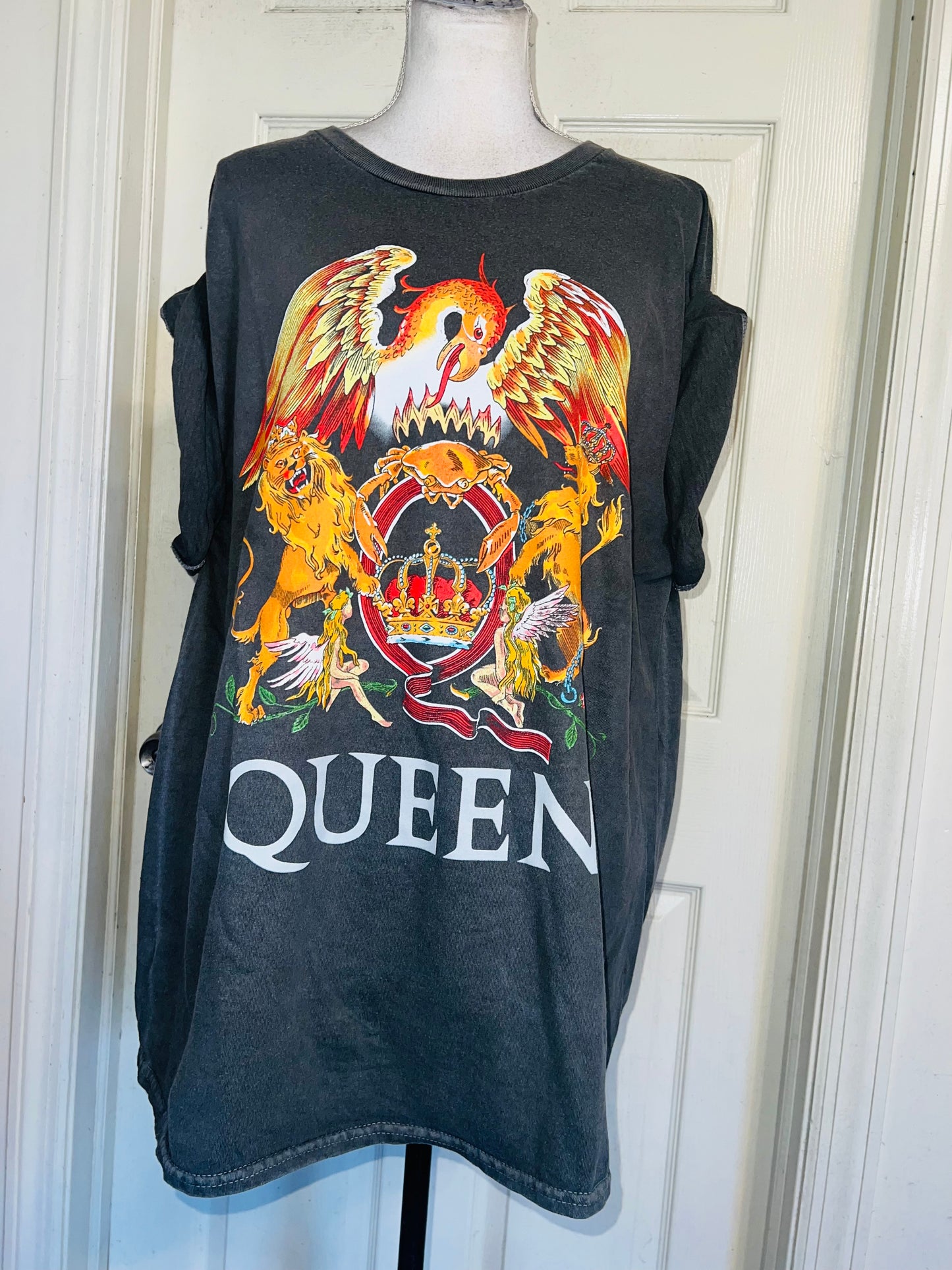 Queen Oversized Distressed Tee
