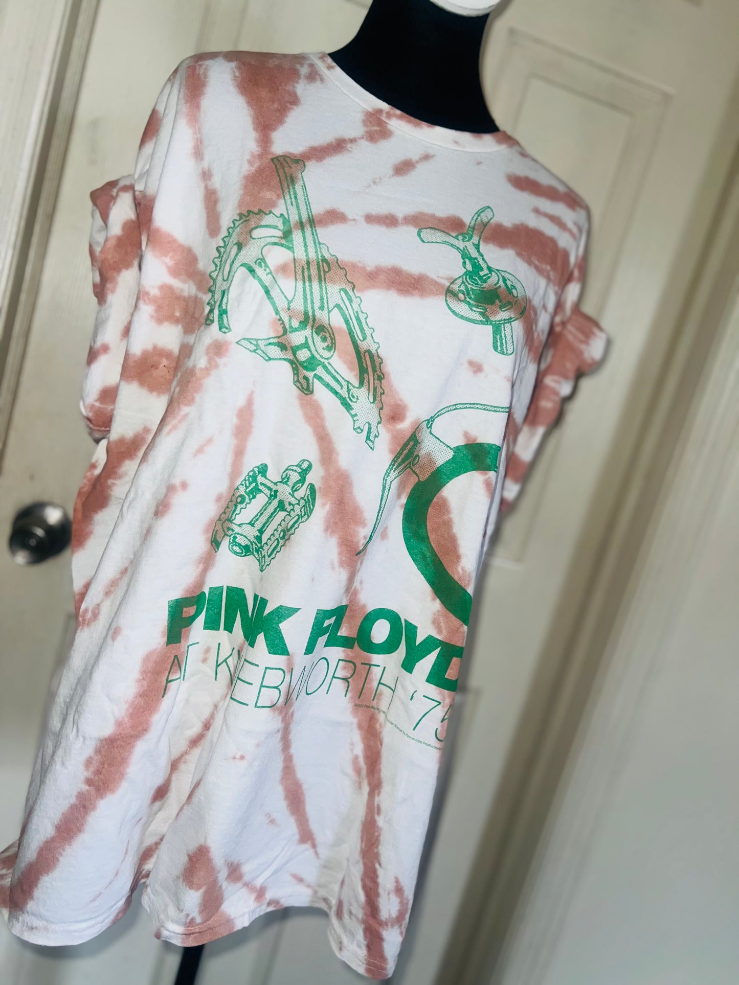Pink Floyd Oversized Distressed Tee
