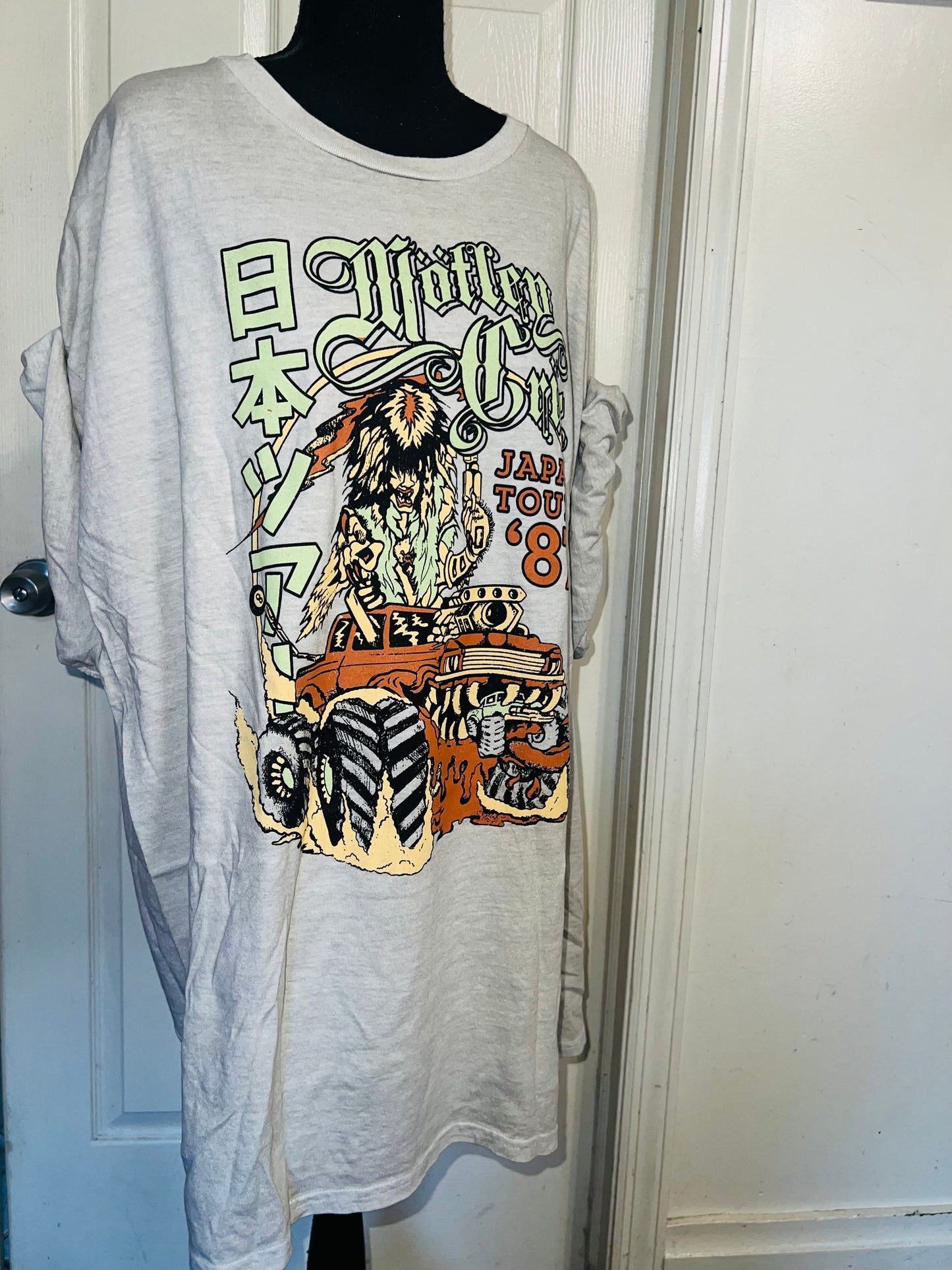 Motley Crue Oversized Distressed Tee