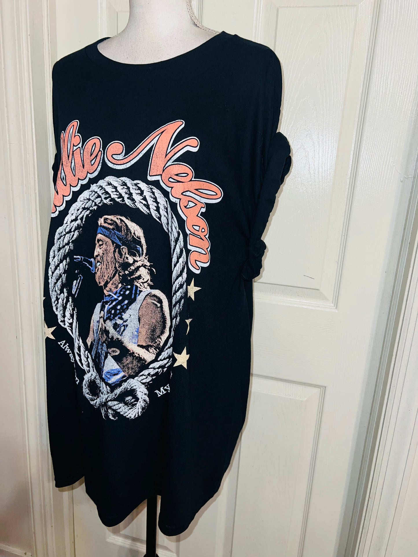 Willie Nelson Oversized Distressed Tee