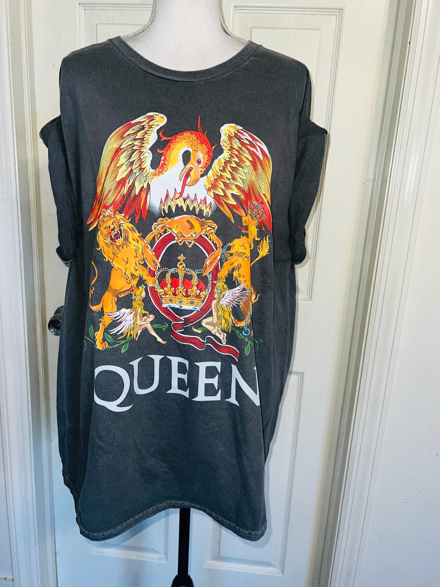 Queen Oversized Distressed Tee