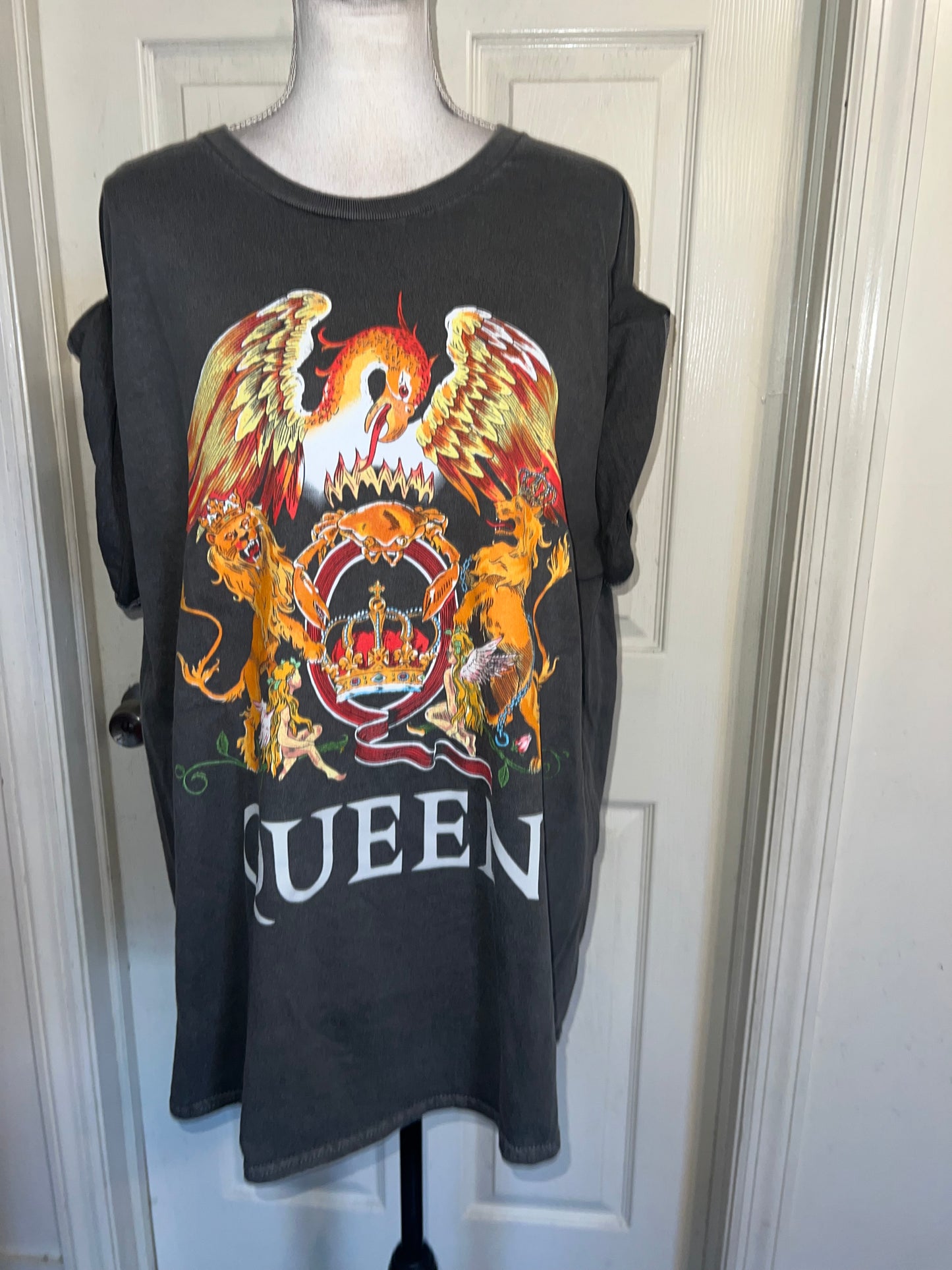 Queen Oversized Distressed Tee